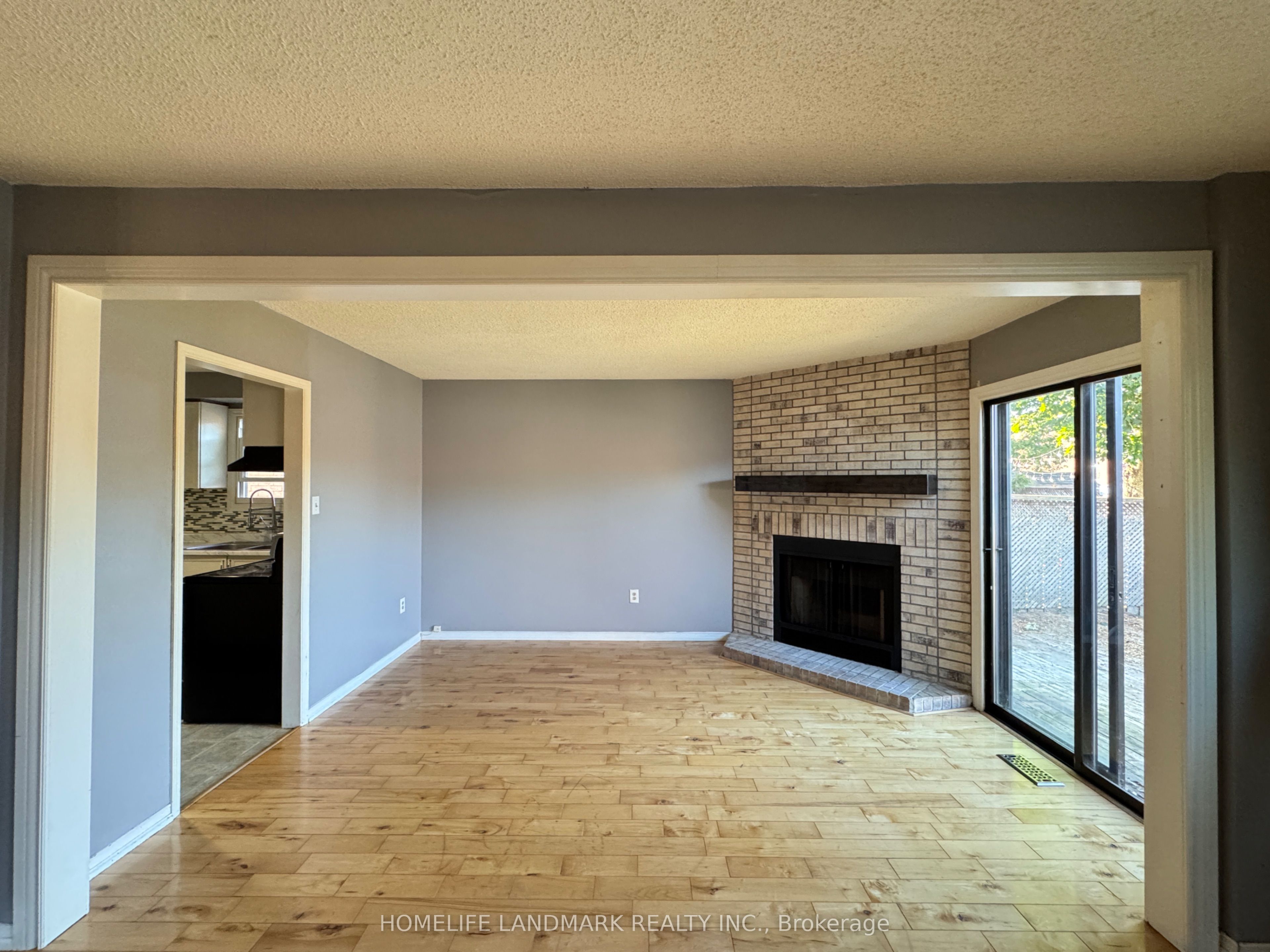 23 Wallace Drive, Barrie 4