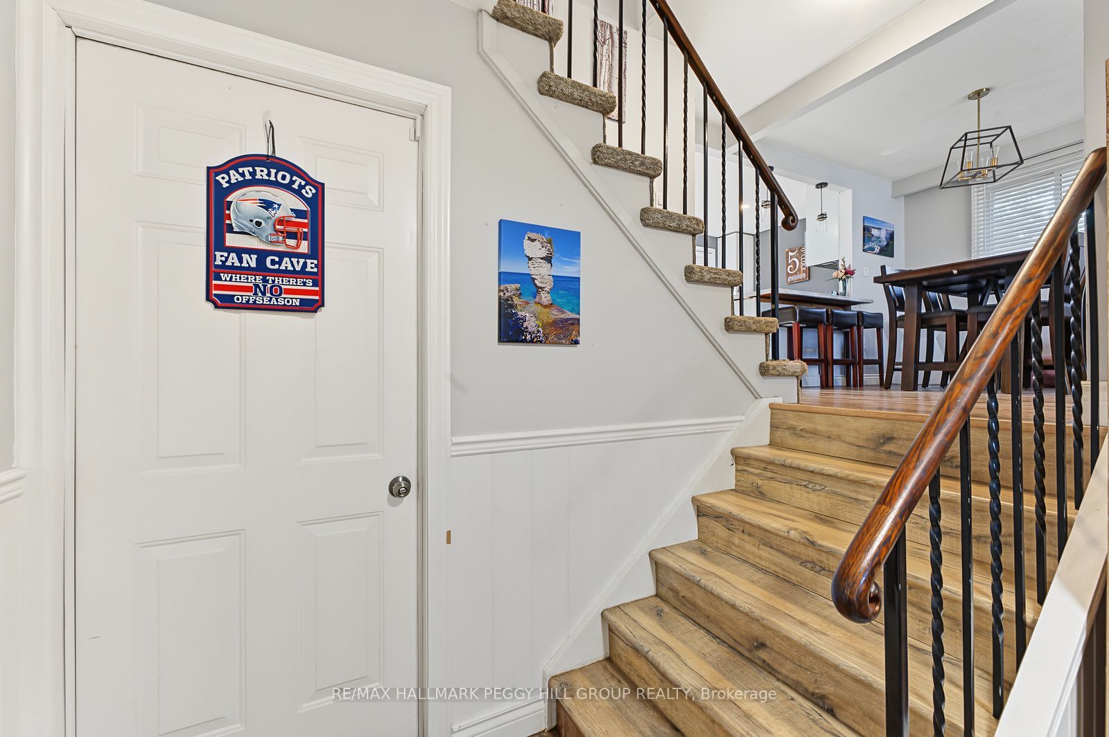 Unit Upper - 9 Baker Crescent, Barrie 2