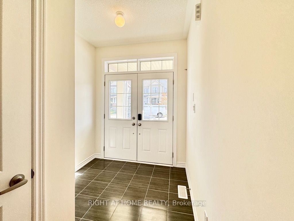 Unit Main - 16 Bannister Road, Barrie 2