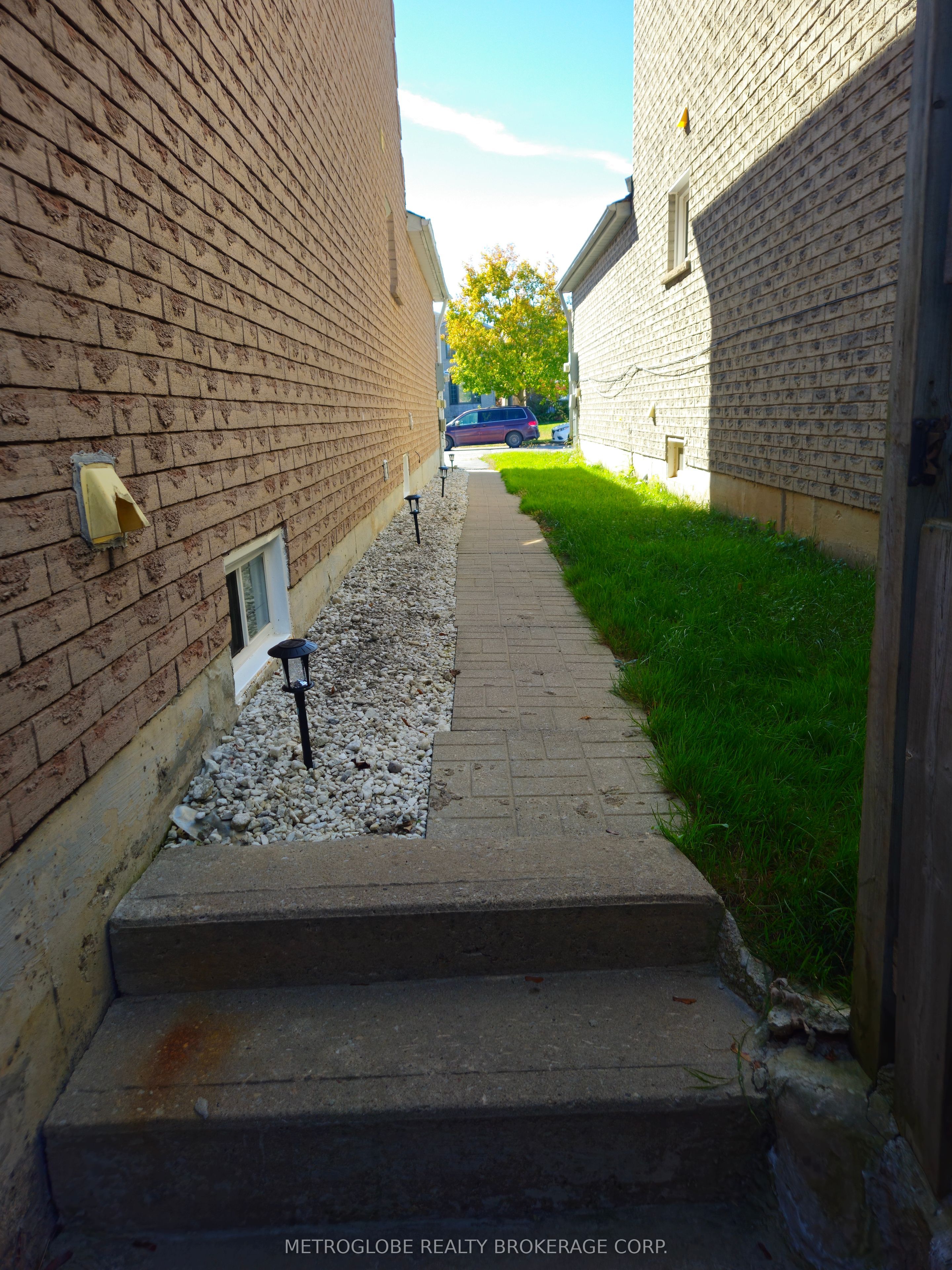 Unit Bsmt - 36 Blair Crescent, Barrie 2