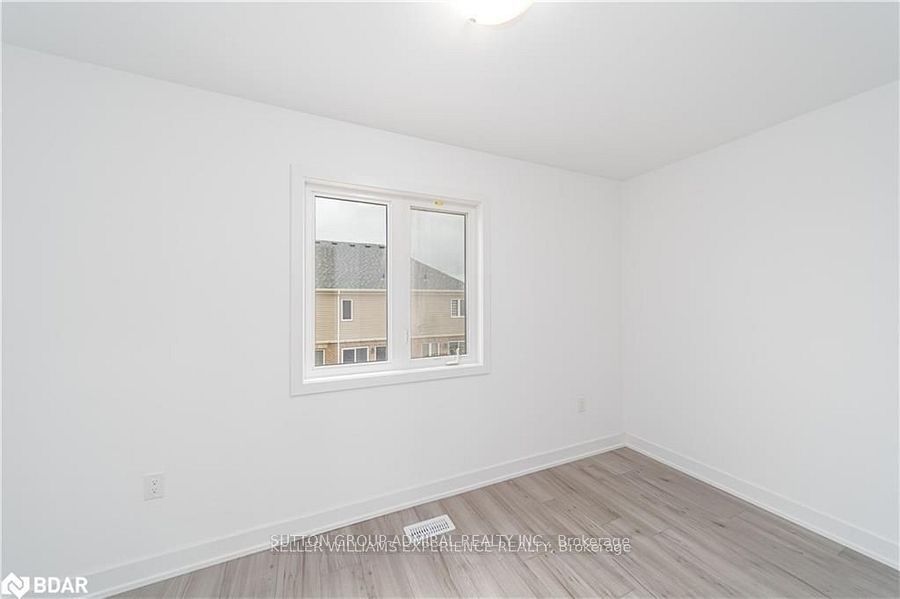 45 Hay Lane, Barrie 4