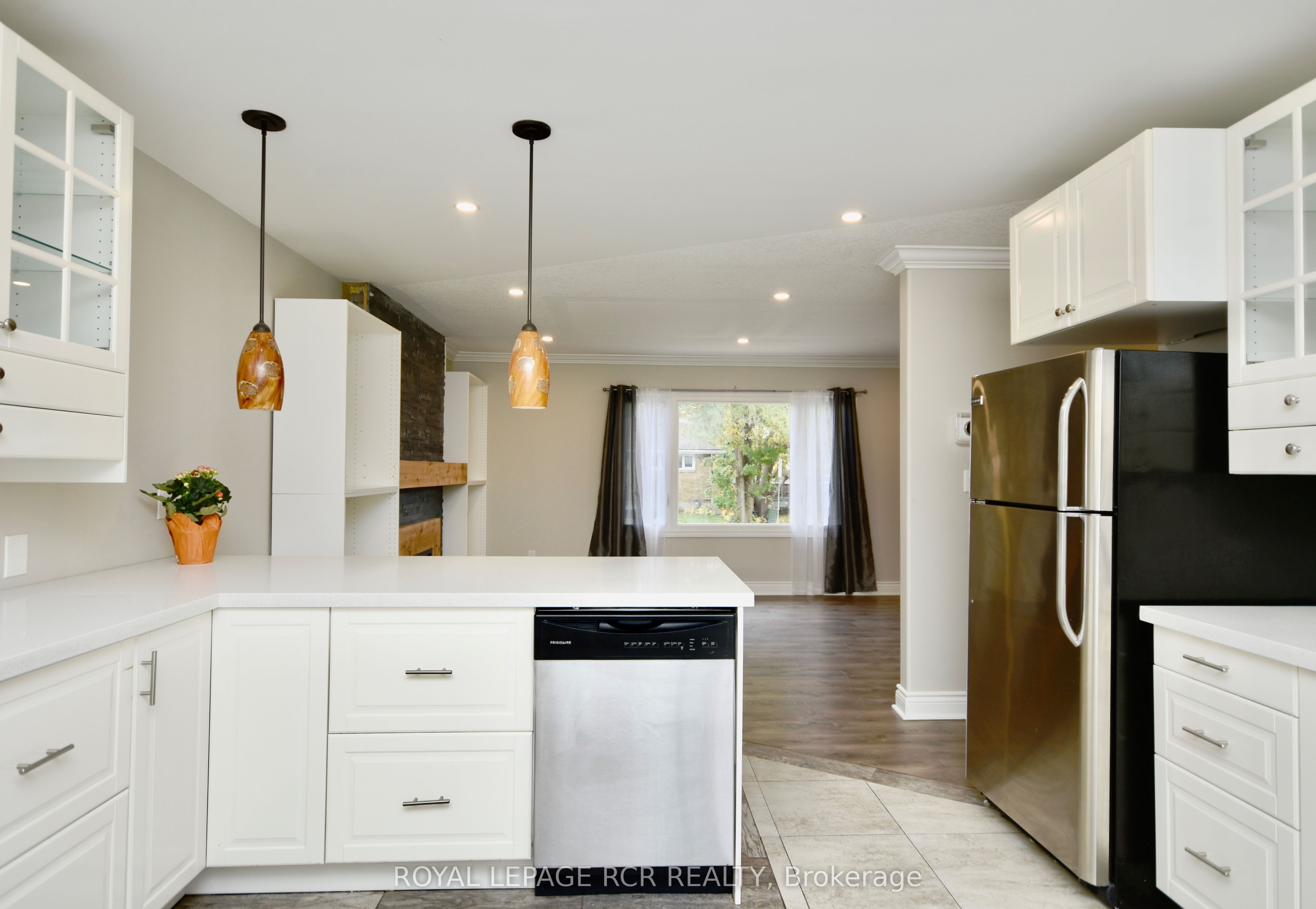 52 Drury Lane, Barrie 5