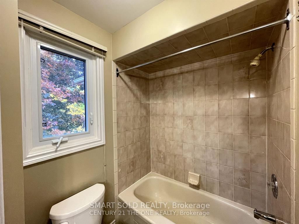 Unit upper - 330 Leacock Drive, Barrie 3