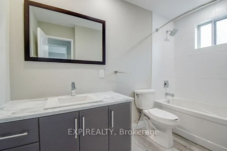 45 Paisley Boulevard W, Mississauga 4