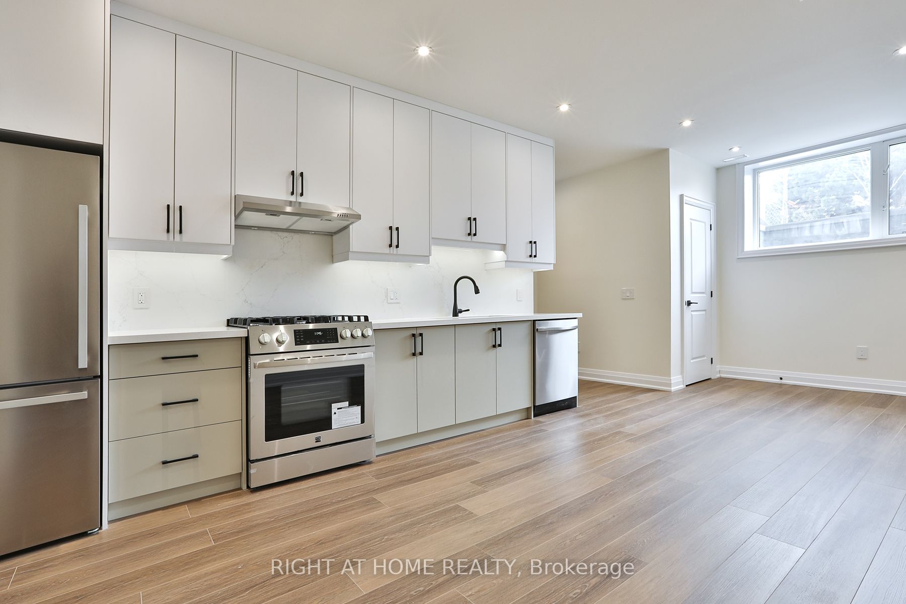 Unit 2 - 39 Fifteenth Street, Etobicoke 4
