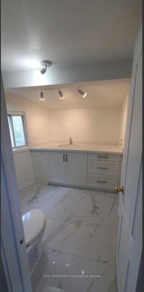 Unit 4 - 564 Lyons Lane, Oakville 2