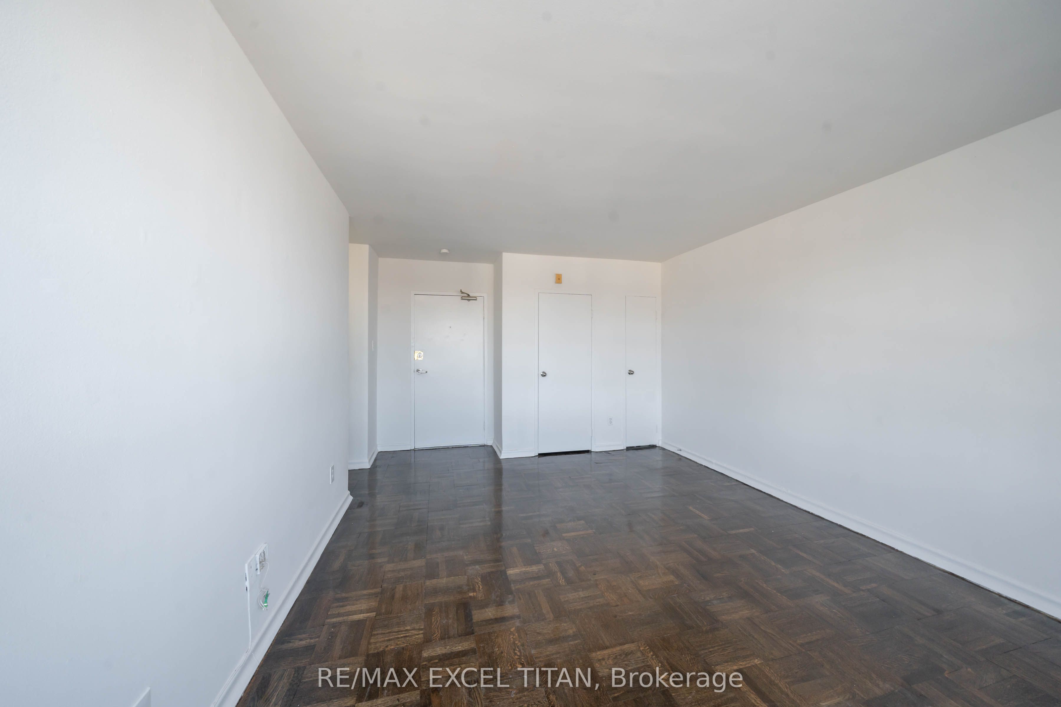 Unit 304 - 2507 Eglinton Avenue W, Toronto 3