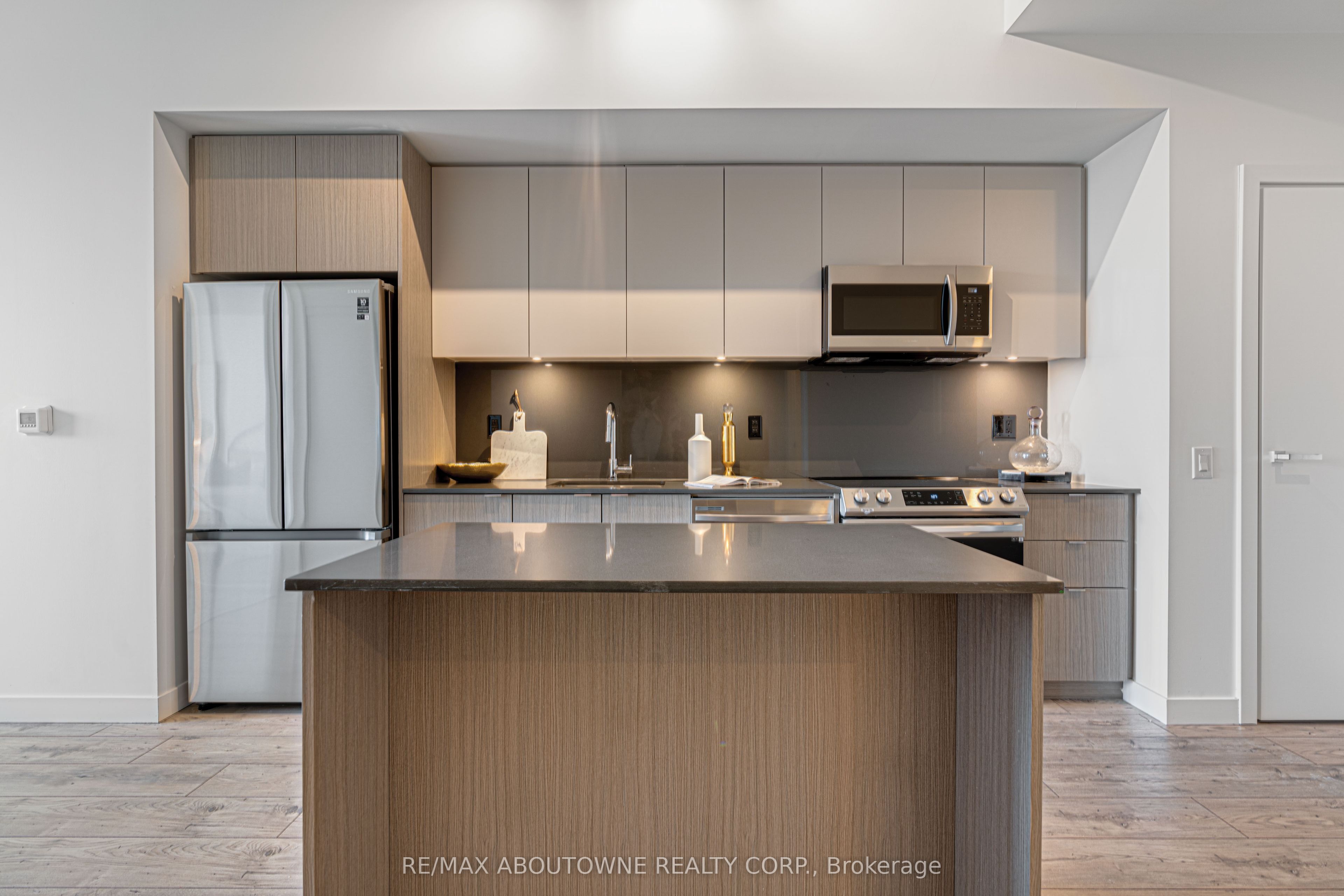 Unit A0412 - 125 BRONTE Road, Oakville 5