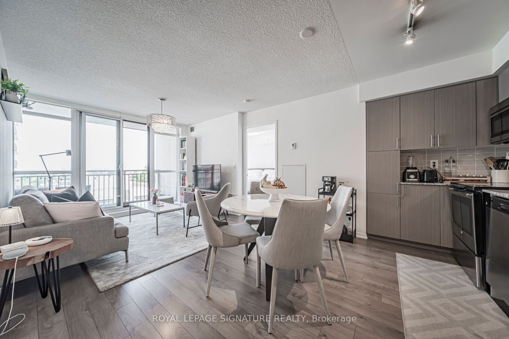 Unit 1017 - 830 Lawrence Avenue W, North York 4