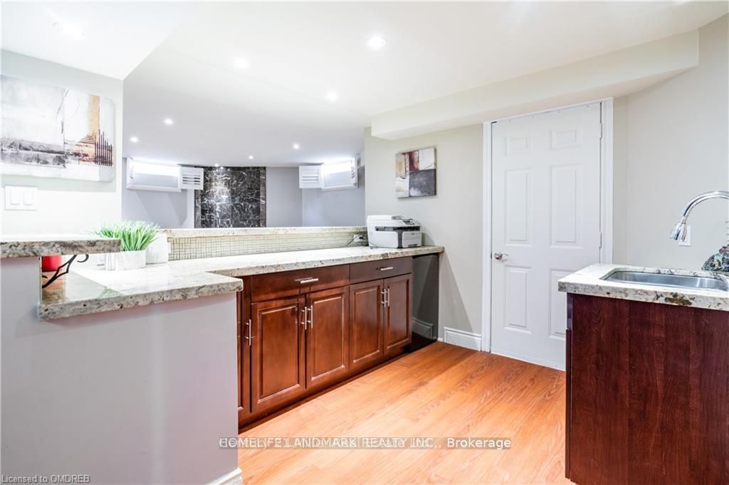 2384 Parkglen Avenue, Oakville 5
