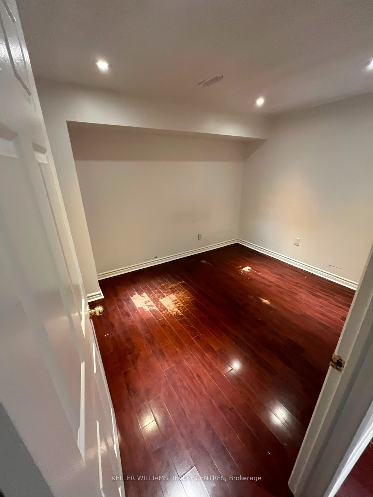 Unit Lower Rear - 2027 Davenport Road, Toronto 4