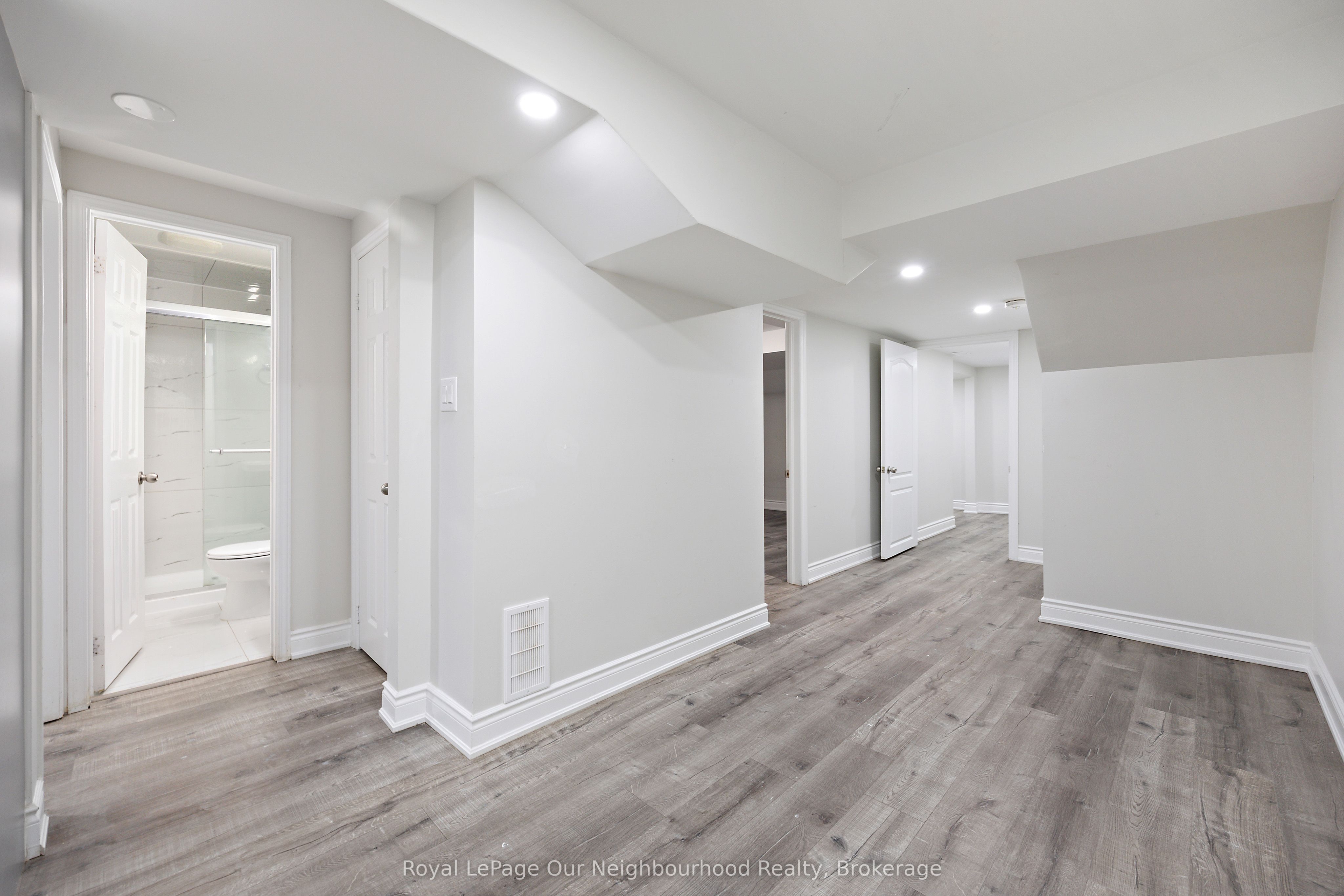 Unit Bsmt - 206 Sunny Meadow Boulevard, Brampton 5