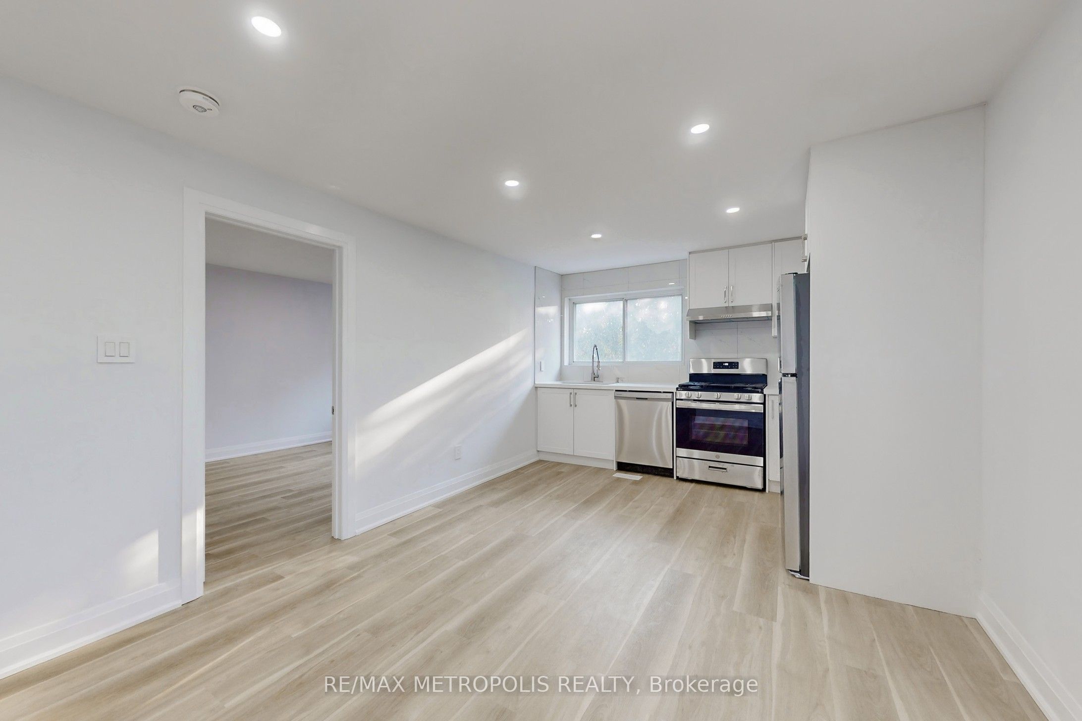 Unit Upper - 85 Primula Crescent, North York 4