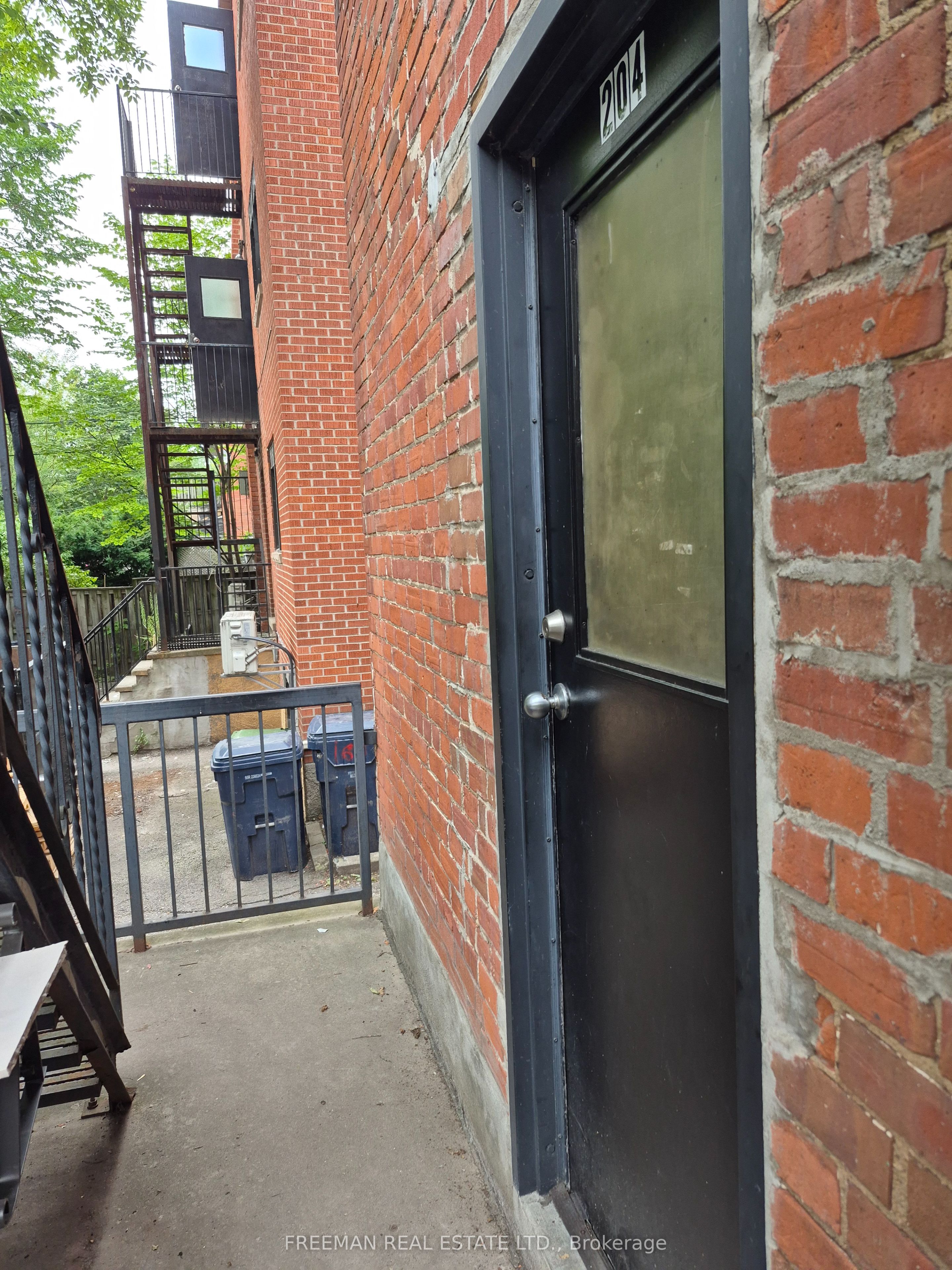 Unit 204 - 158 Dowling Avenue, Toronto 2