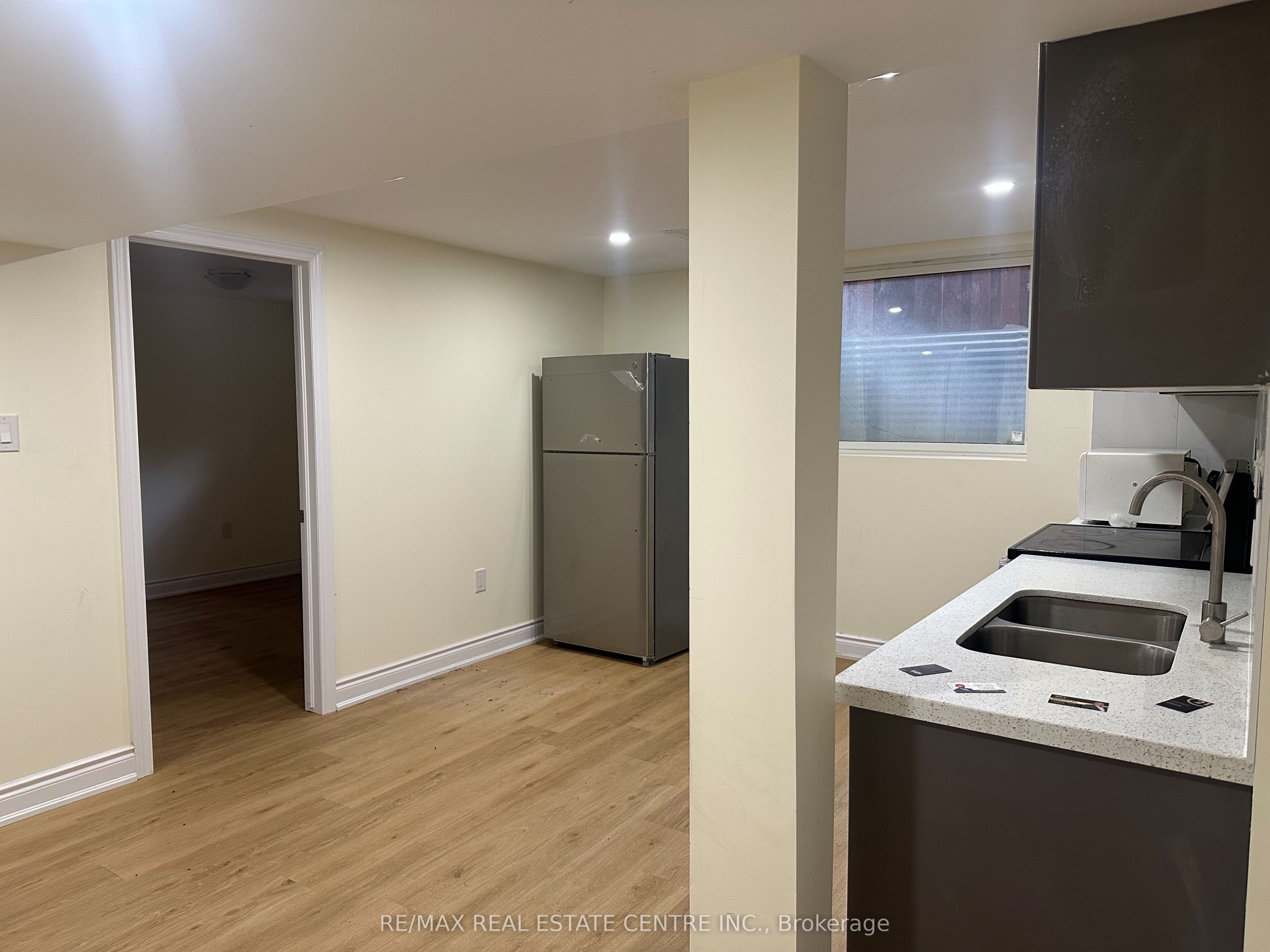 31 Haslemere Avenue, Brampton 2