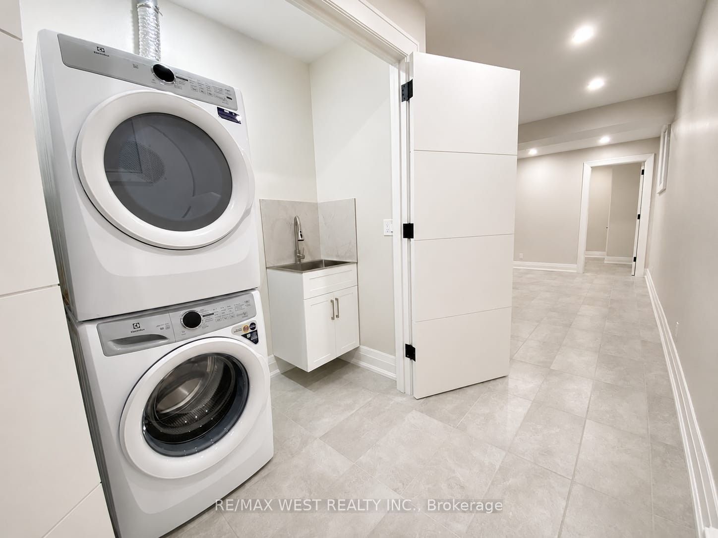 Unit Basement - 58 Aura Lea Boulevard, North York 5