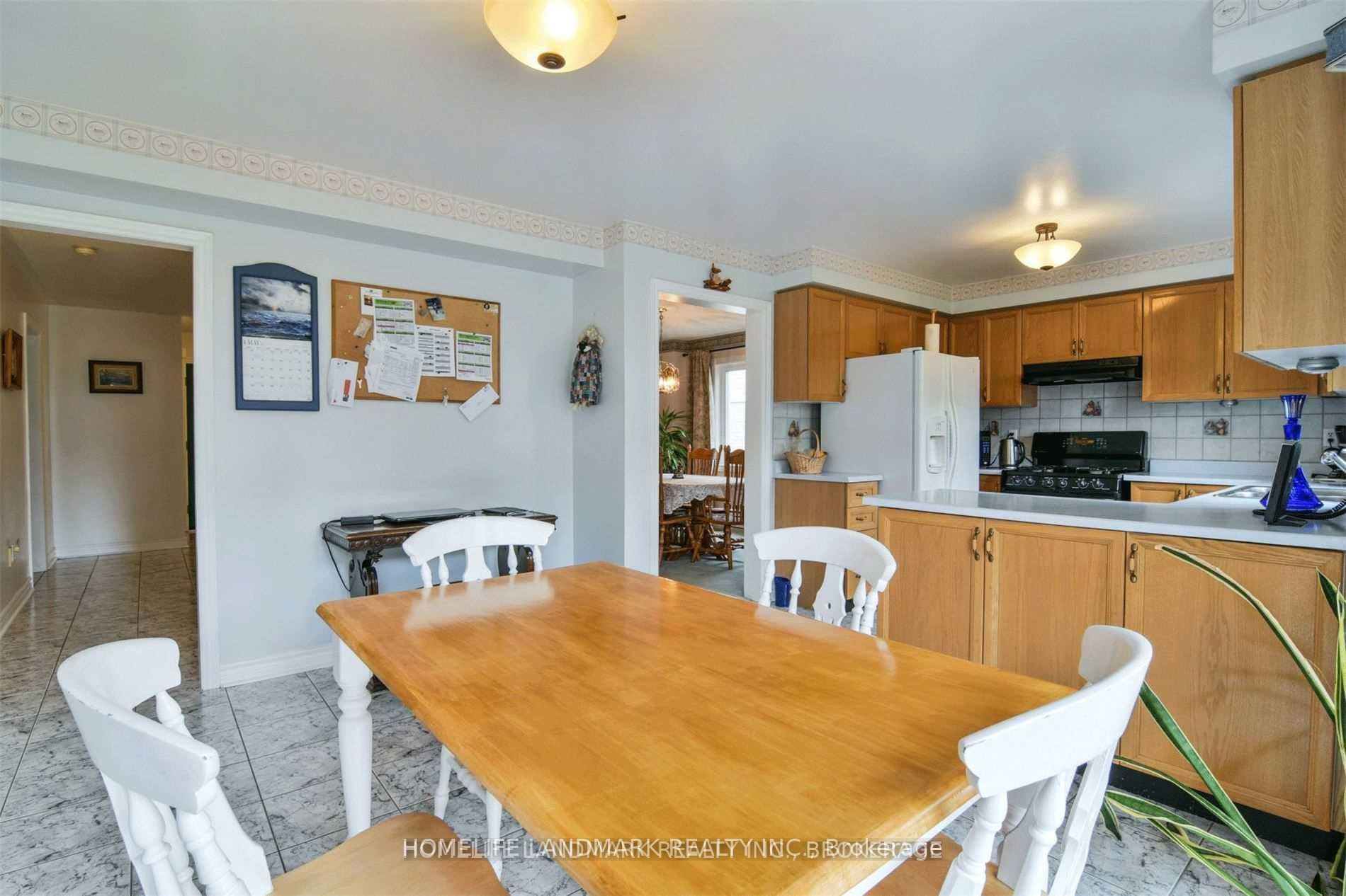 2914 Peacock Drive, Mississauga 4