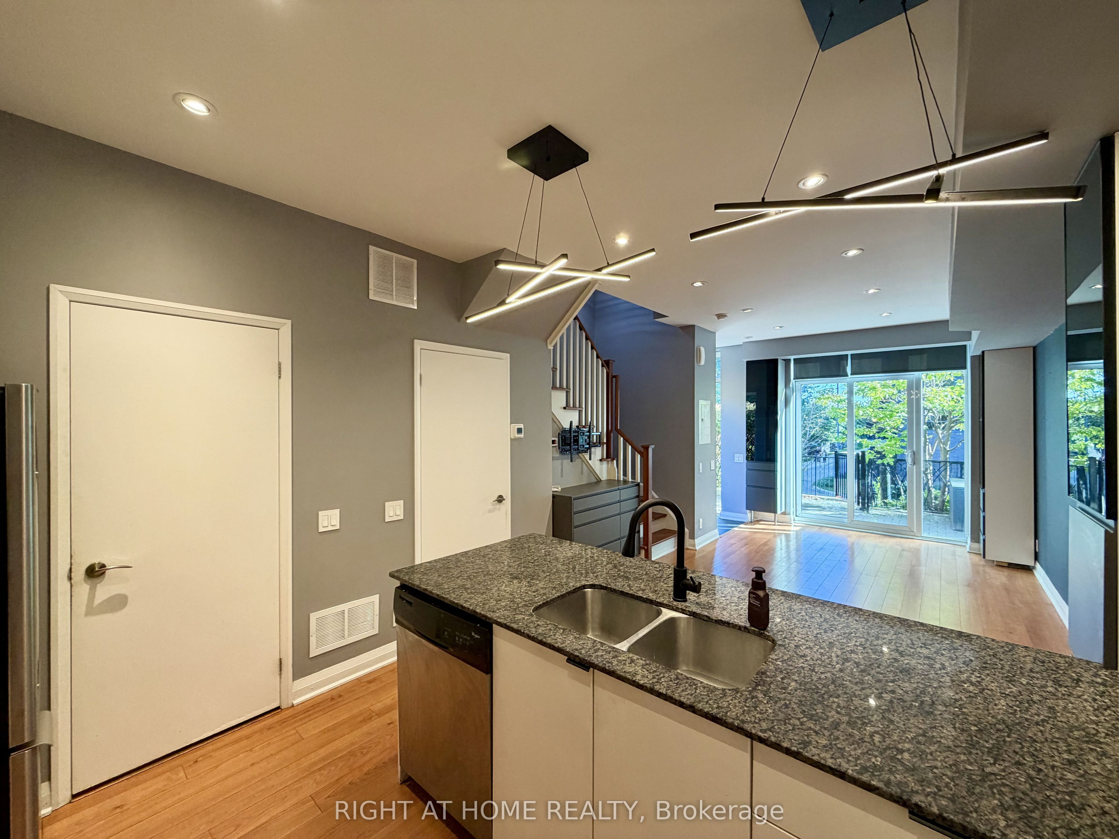 Unit 1 - 15 Valhalla Inn Road, Etobicoke 5