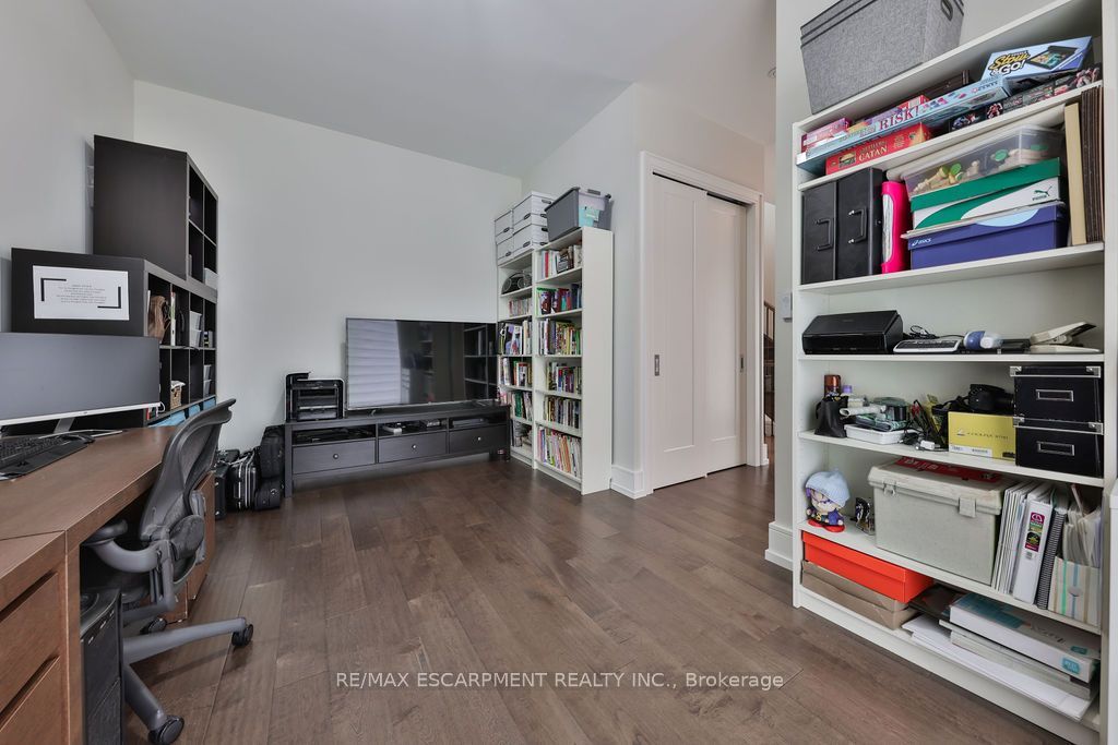 Unit 16 - 10 Maple Grove Drive, Oakville 3
