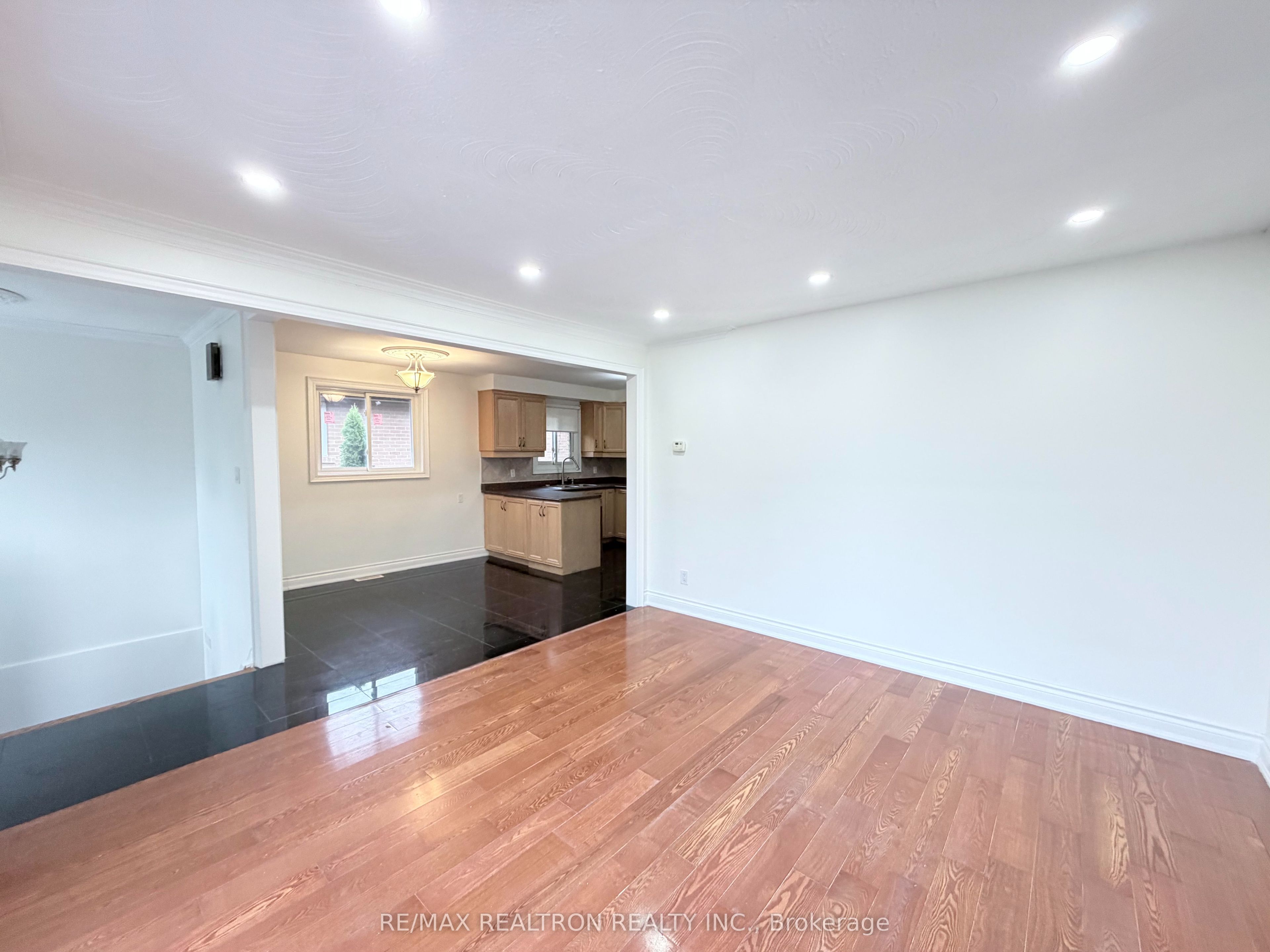Unit Main Floor - 3948 Midhurst Lane, Mississauga 4