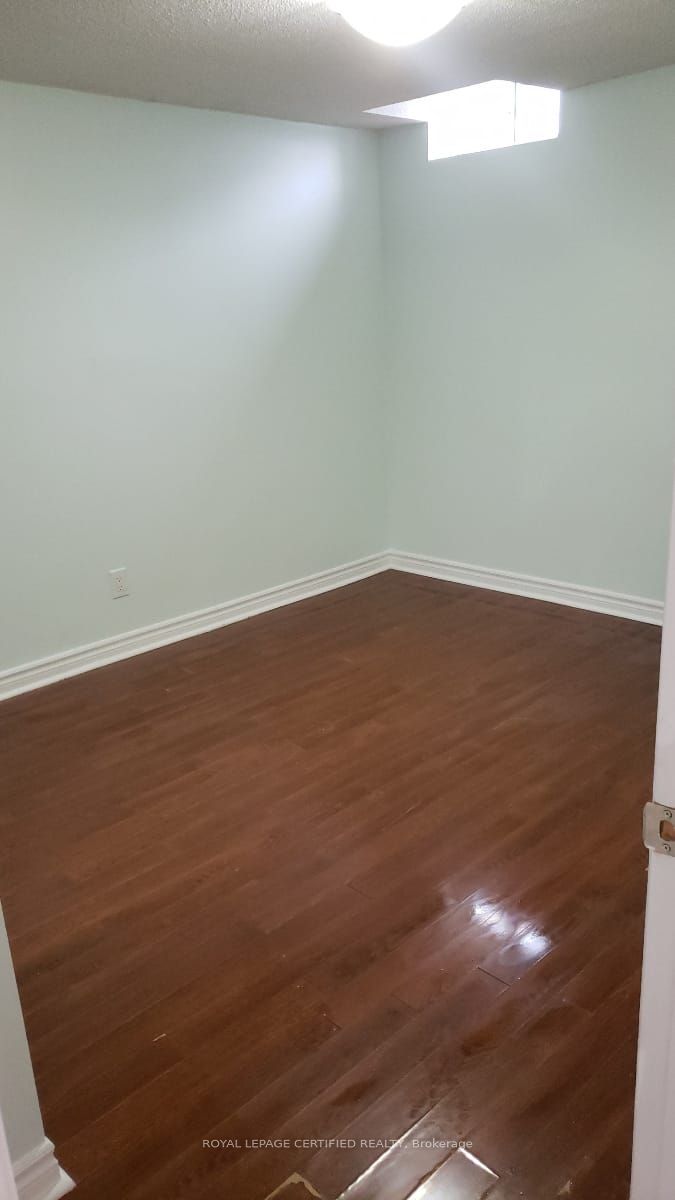 Unit Bsmt - 44 Red Cedar Crescent, Brampton 5
