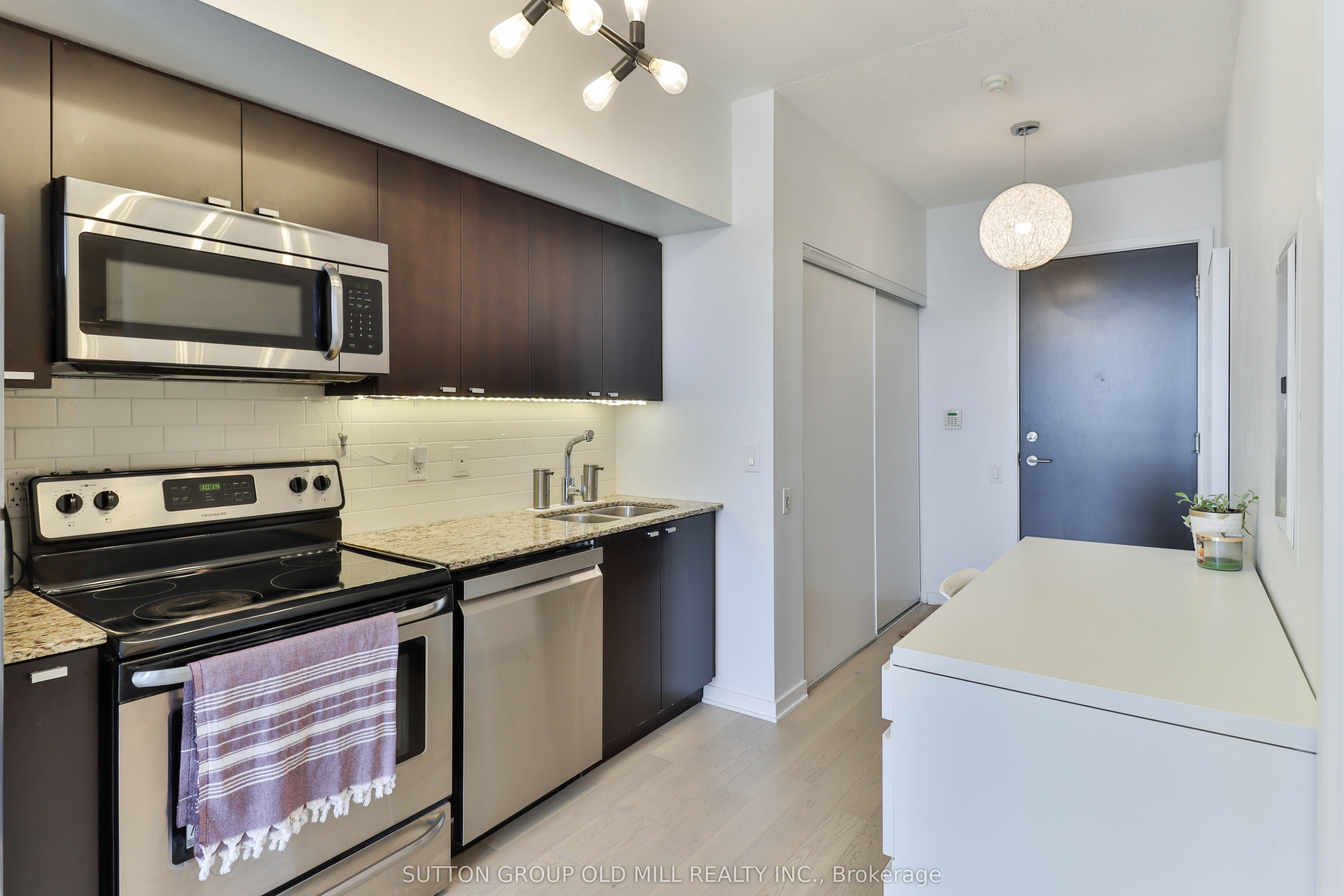 Unit 2709 - 105 The Queensway, Toronto 2
