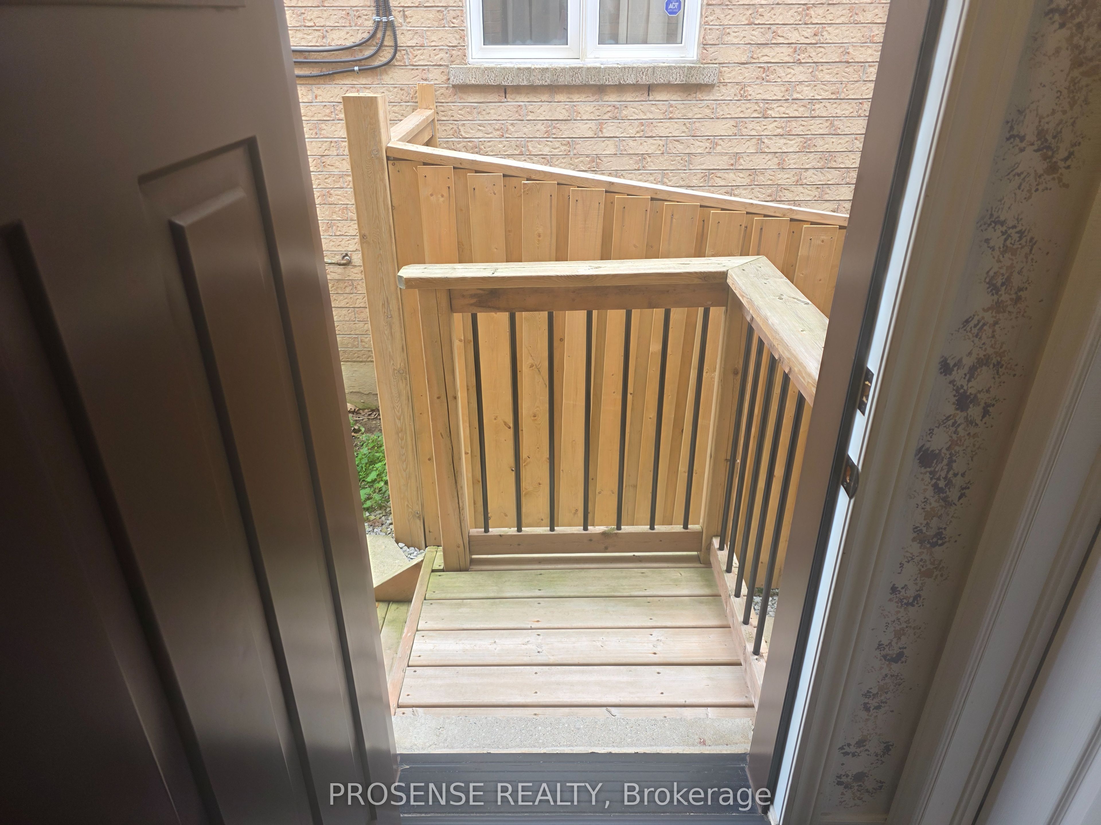 Unit Bsmt - 118 Rollingwood Drive, Brampton 2