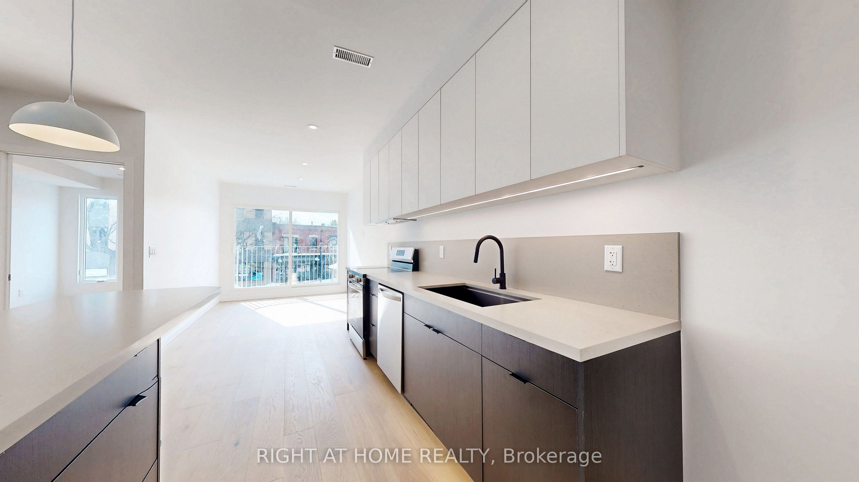 Unit Unit 3 - 3122 Dundas Street W, Toronto 4