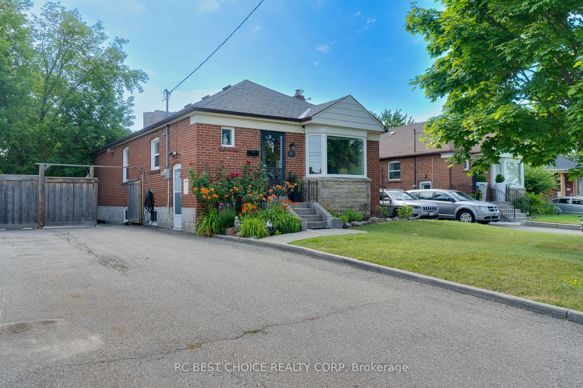 Unit Main - 45 Mayall Avenue, North York 3