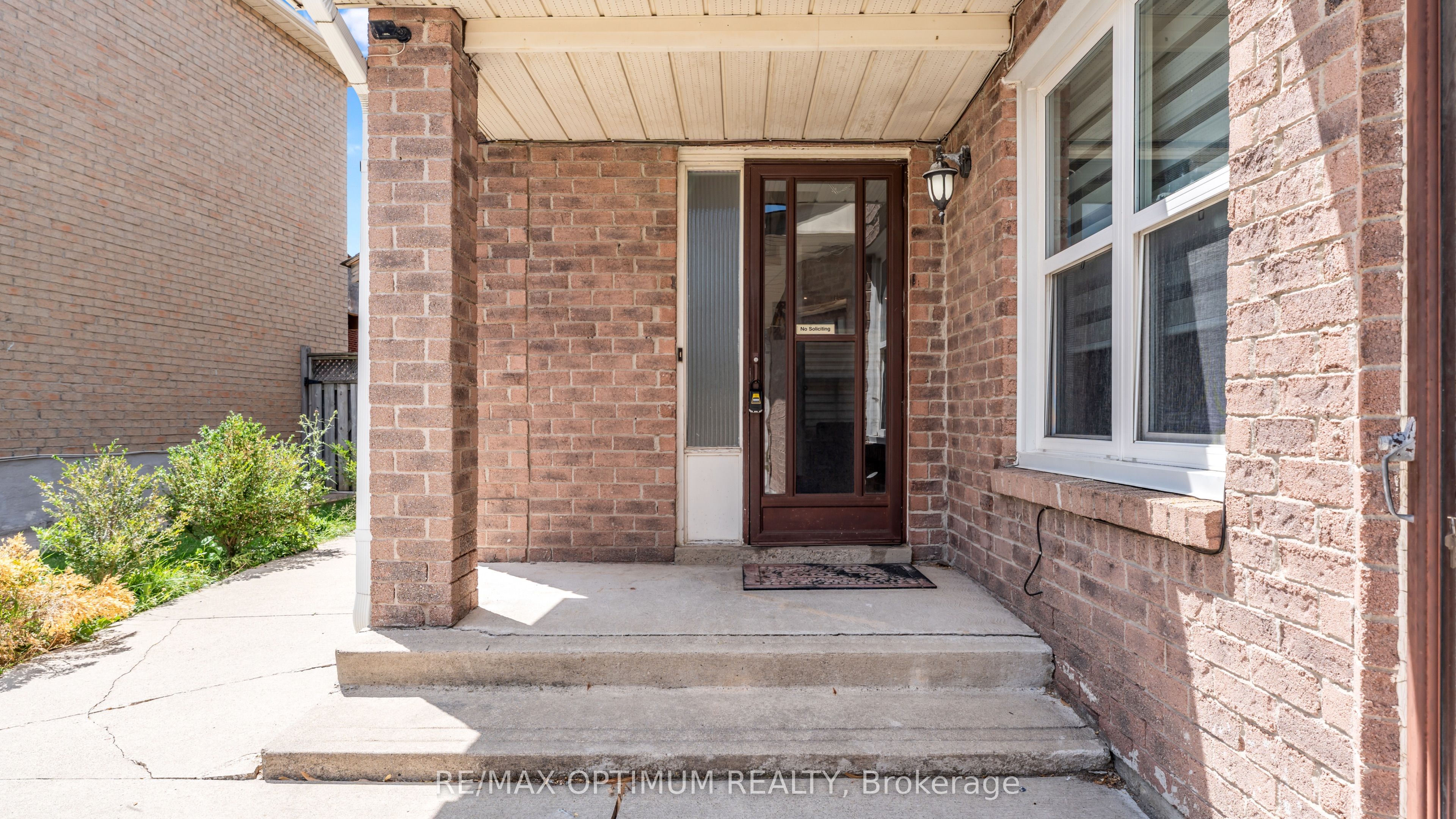362 Kingsbridge Garden Circle, Mississauga 3