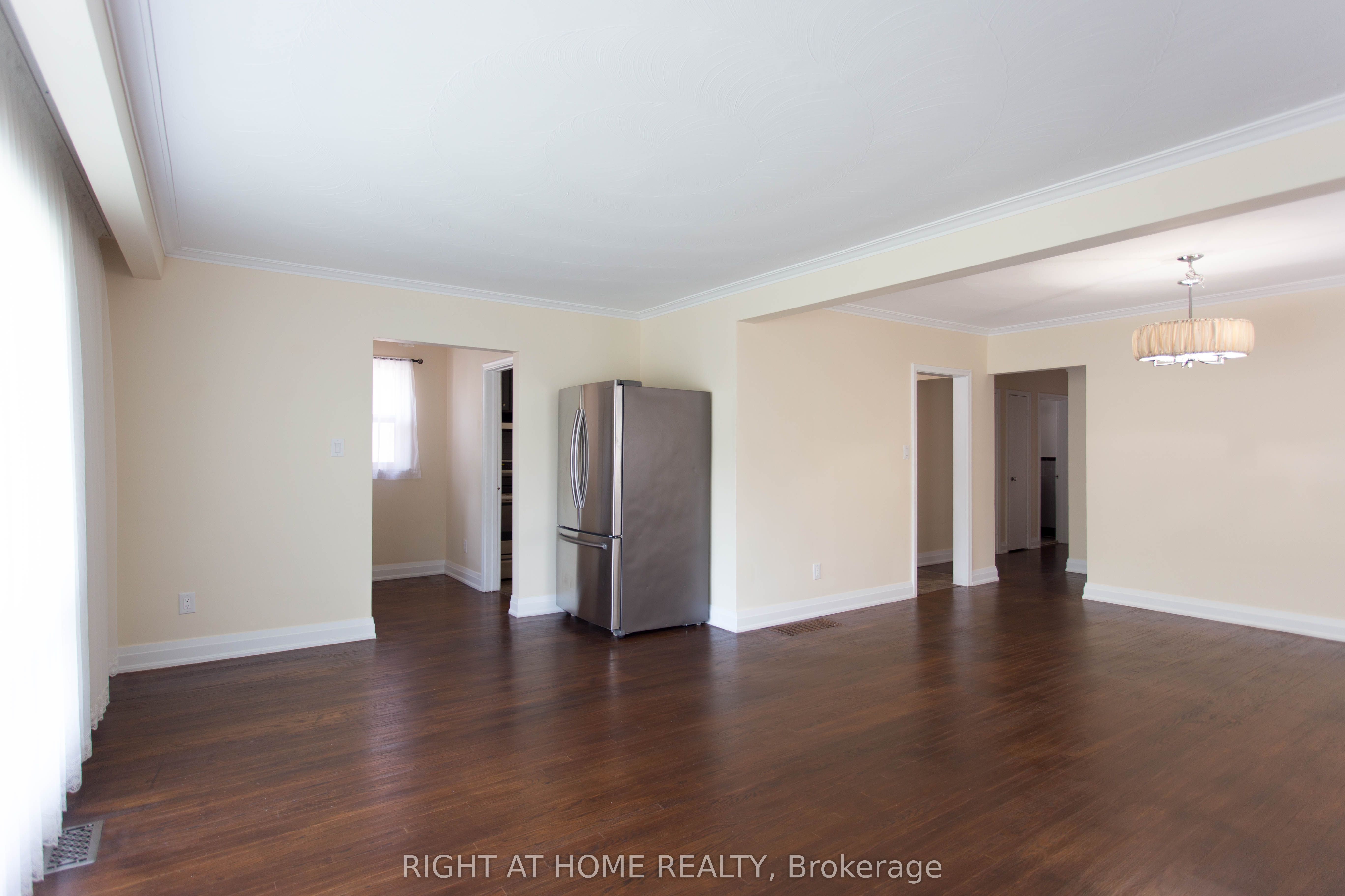 30 Northampton Drive, Etobicoke 4