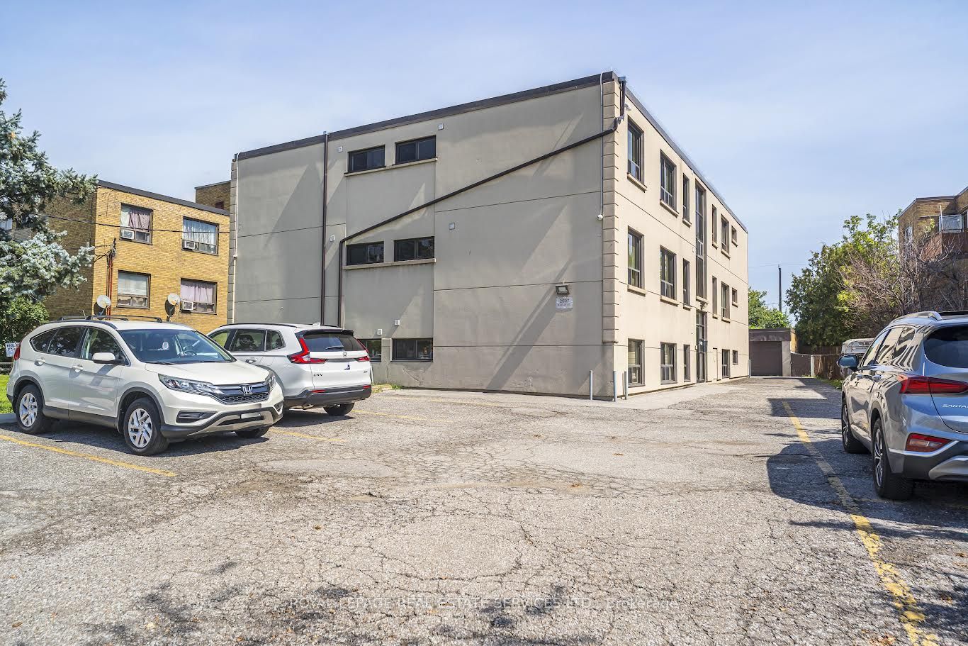 Unit 1A - 2637 Keele Street, North York 4