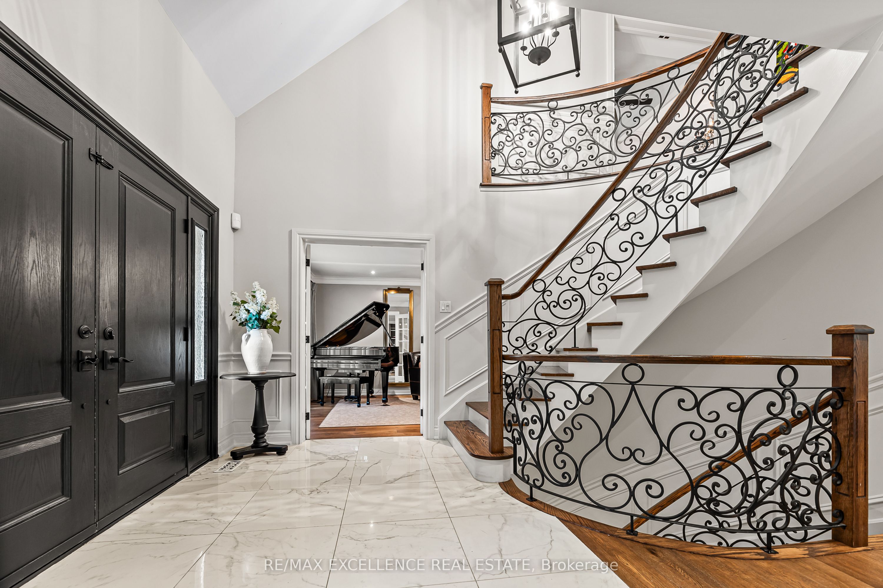 2446 Hammond Road, Mississauga 4
