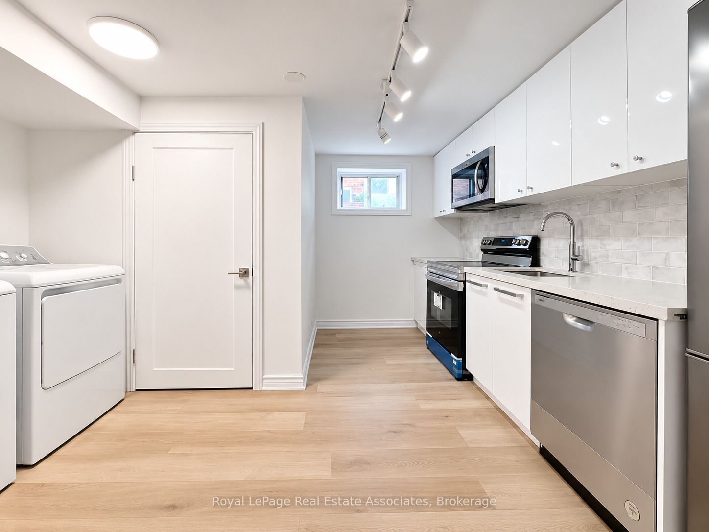 Unit Bsmt - 20 Silvercrest Avenue, Etobicoke 3