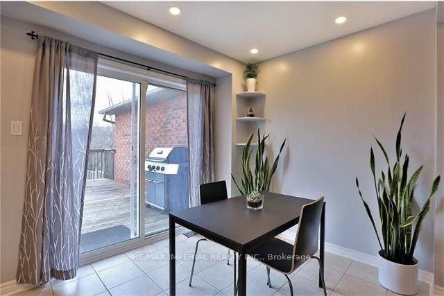 344 Riverstone Drive, Oakville 3
