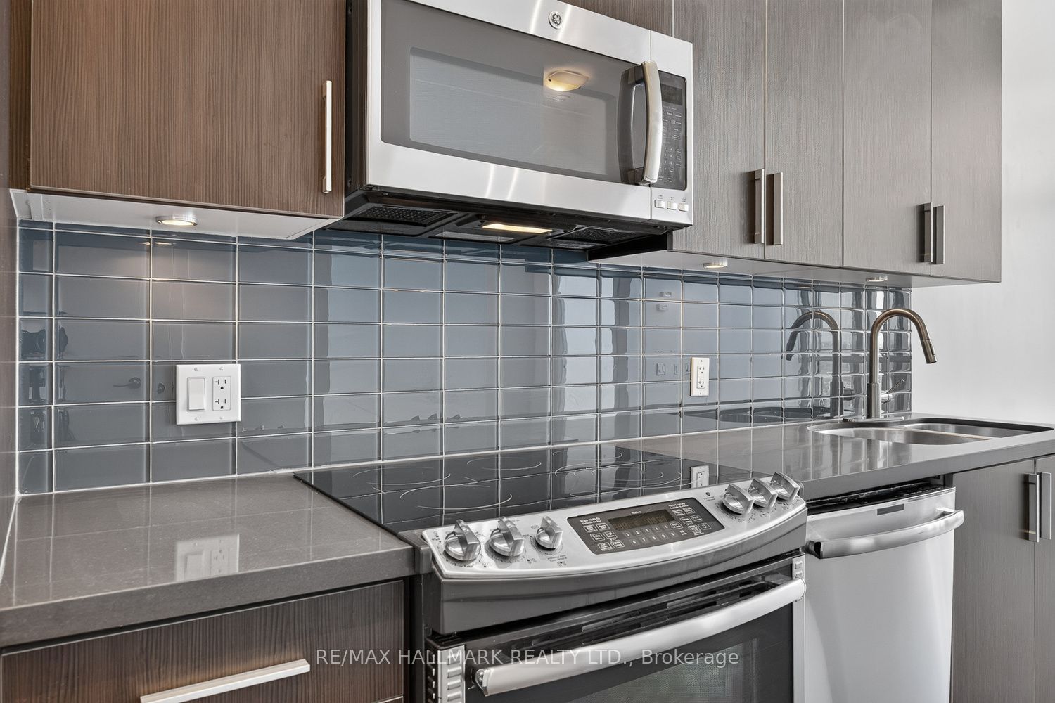 Unit PH 06 - 2200 Lake Shore Boulevard W, Etobicoke 4