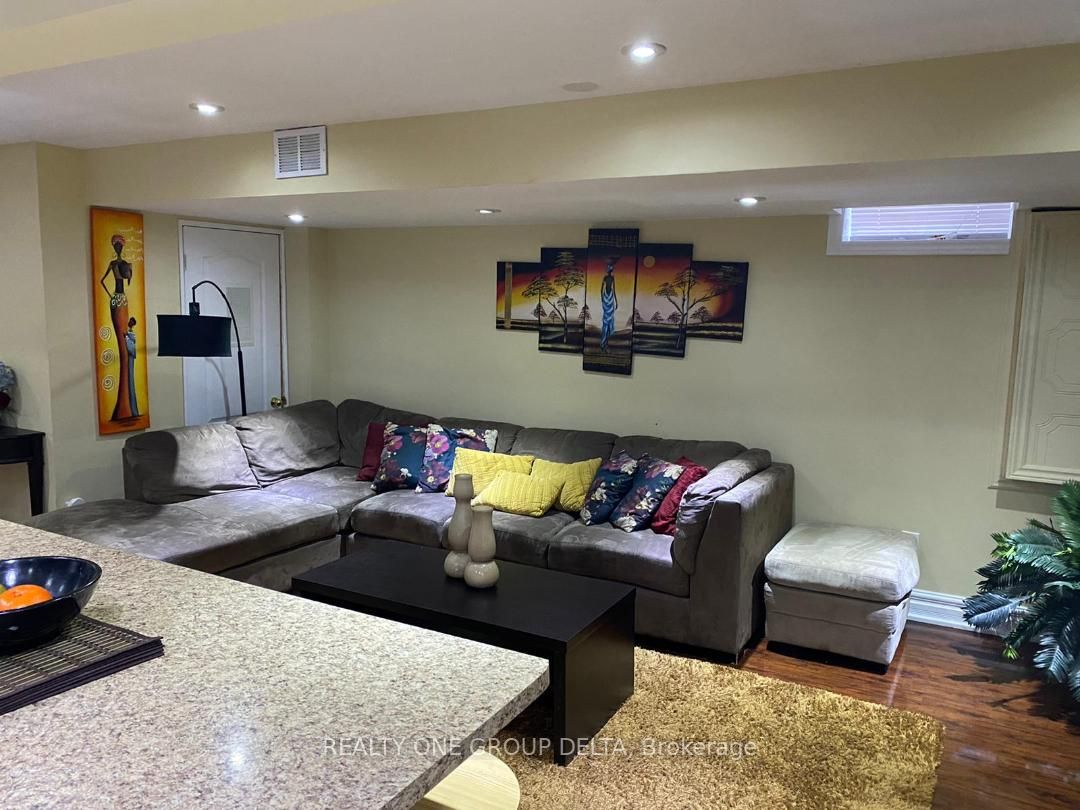 Unit Lower - 75 Donwoods Court, Brampton 4