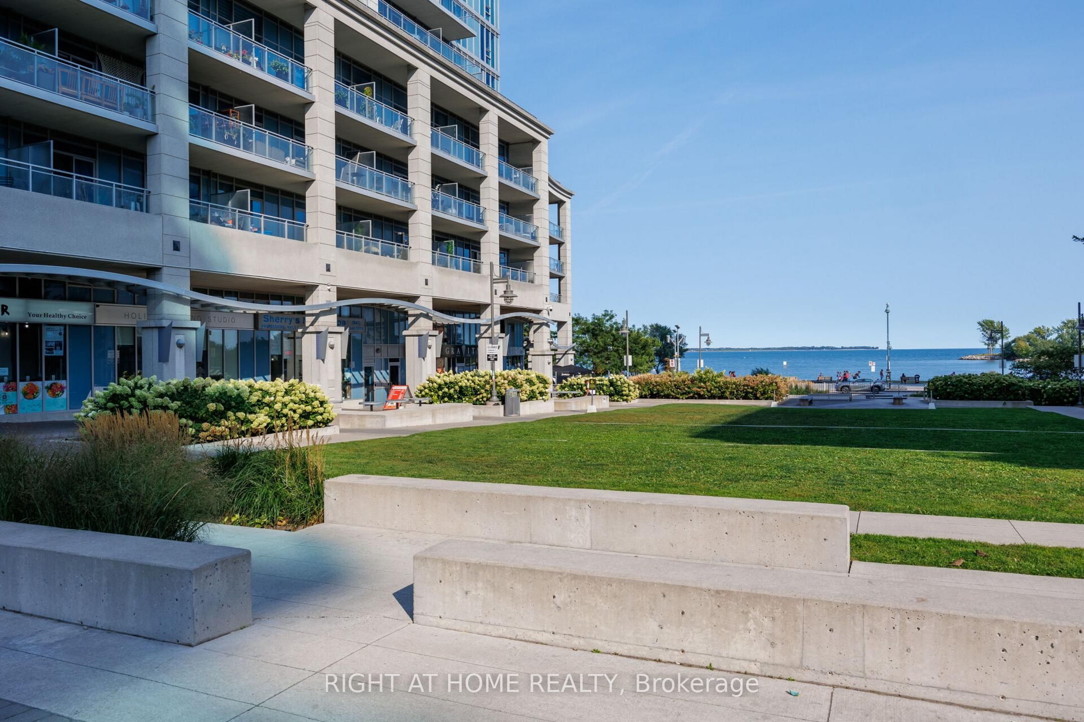 Unit 217 - 2119 Lake Shore Boulevard W, Etobicoke 3