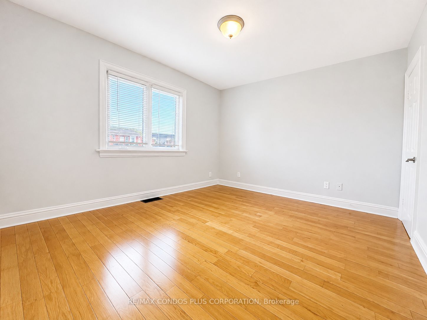 Unit Upper Floor - 60 Kane Avenue, Toronto 4