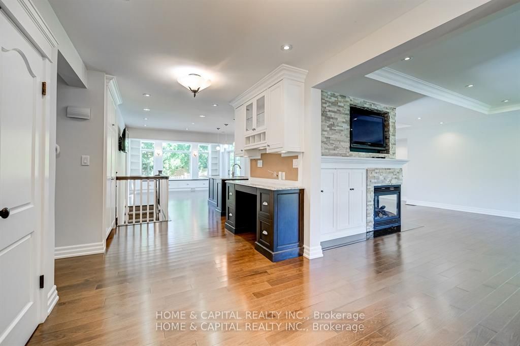 2043 Malbrook Road, Oakville 4
