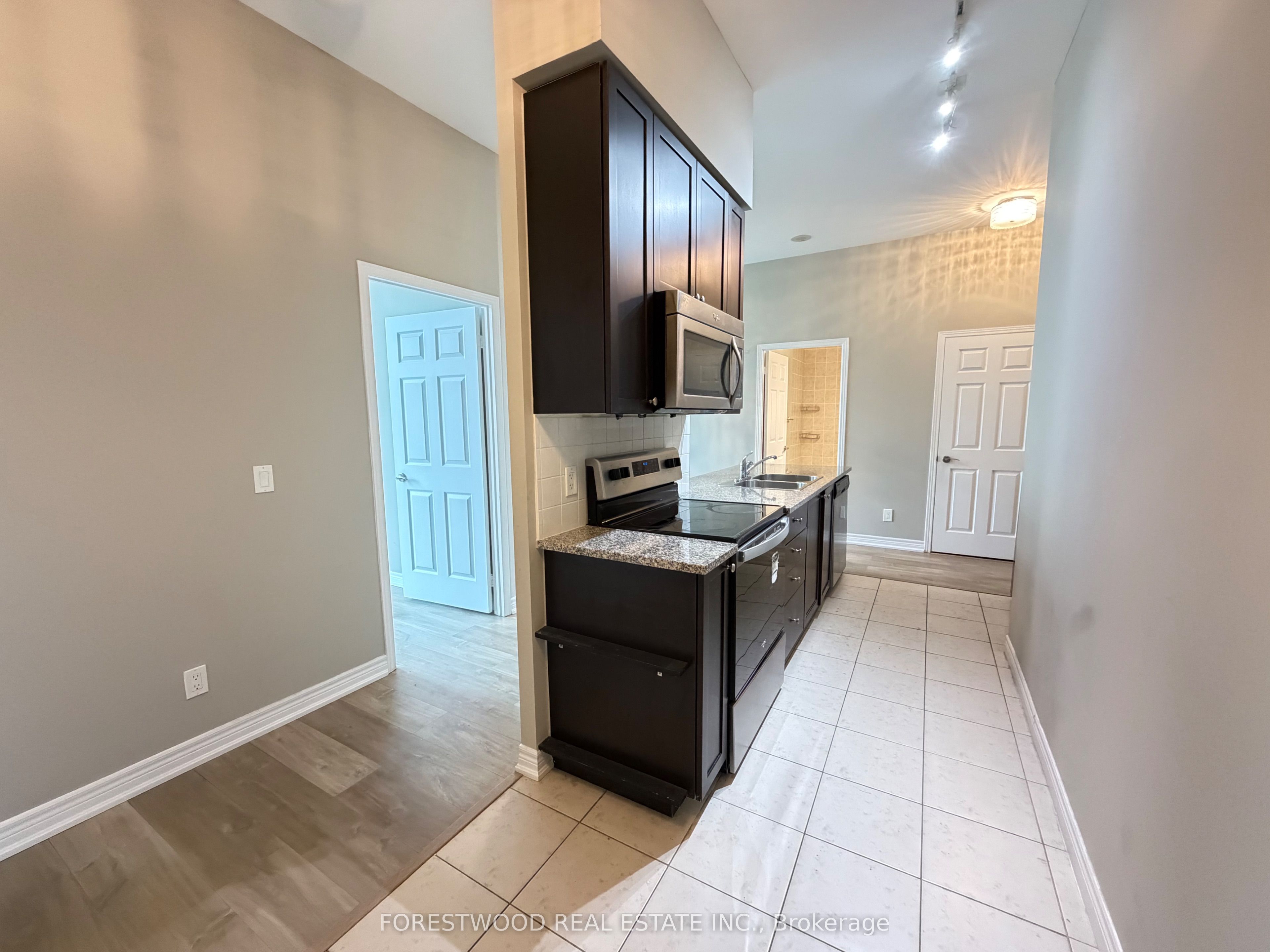 Unit 101 - 339 Rathburn Road W, Mississauga 5