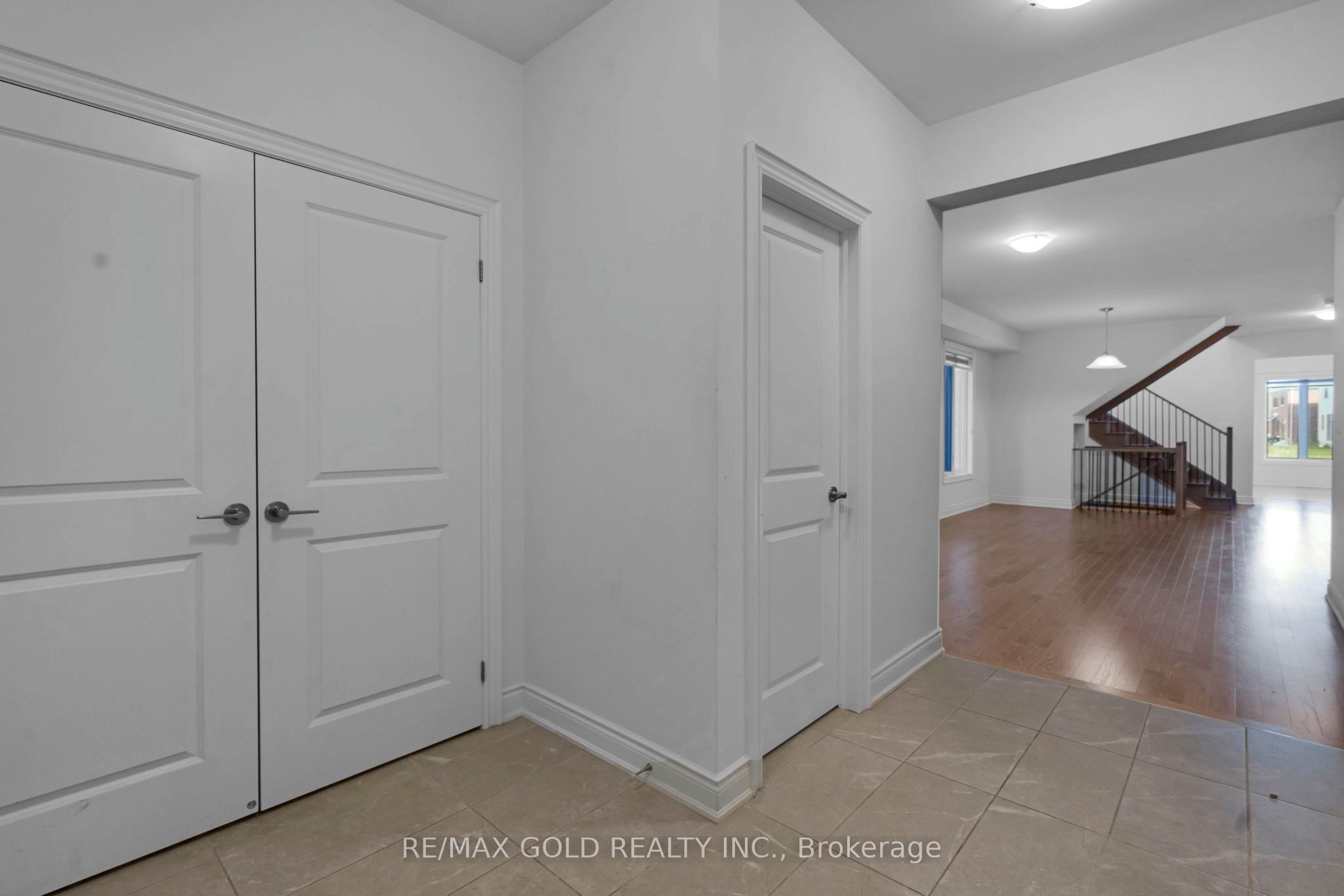 23 Bermondsey Way, Brampton 5