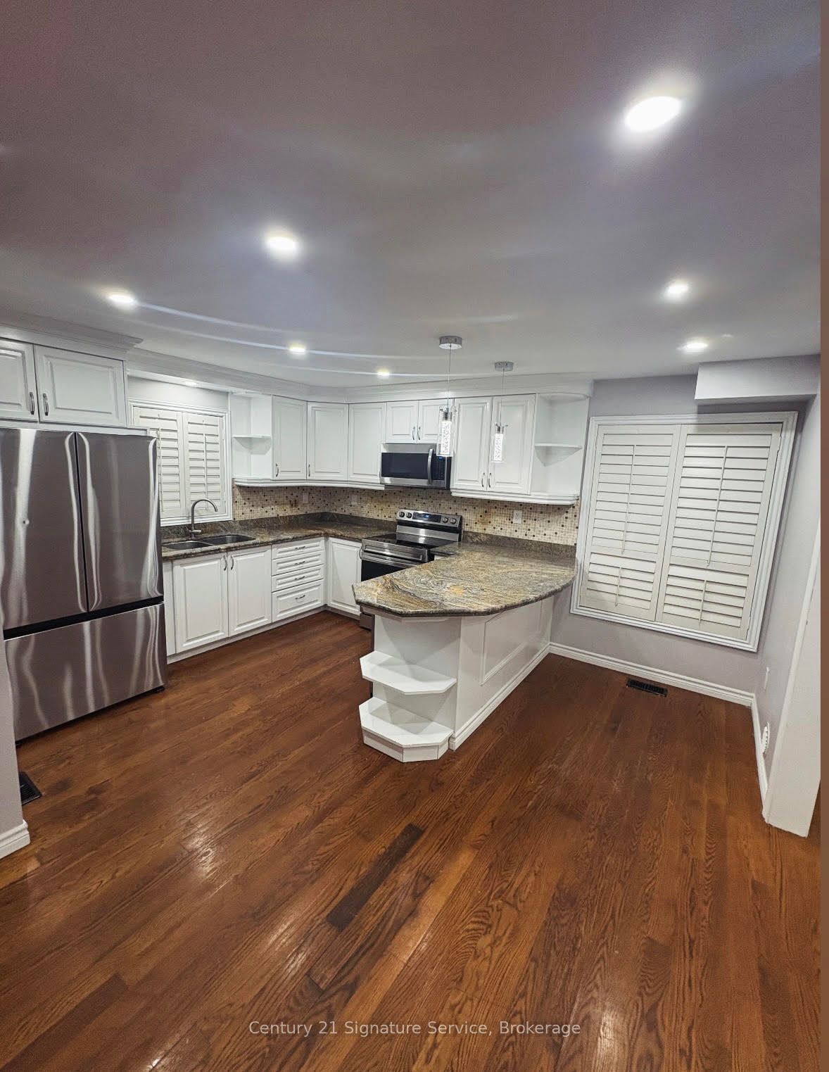 Unit Upper - 28 Homeland Court, Brampton 4