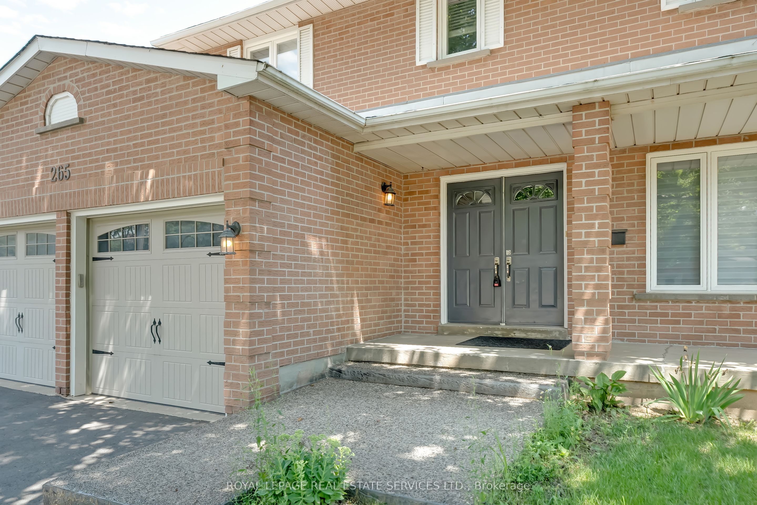 265 Mississaga Street, Oakville 2