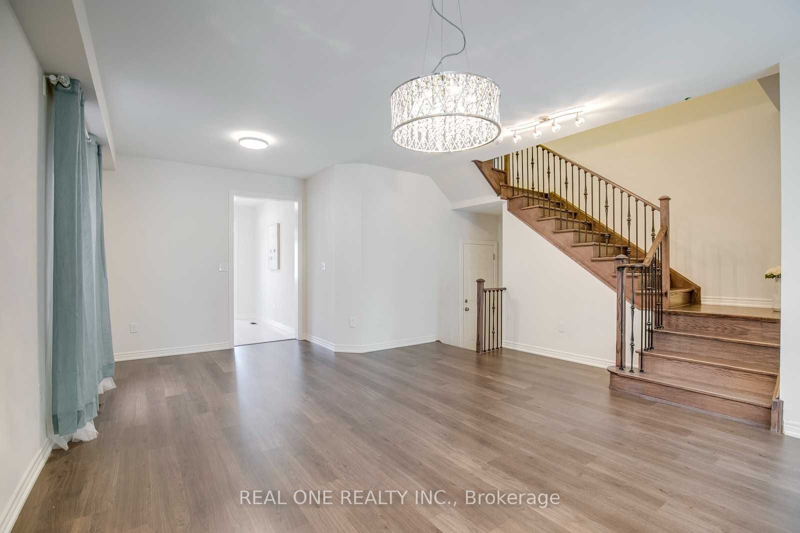 483 George Ryan Avenue, Oakville 4