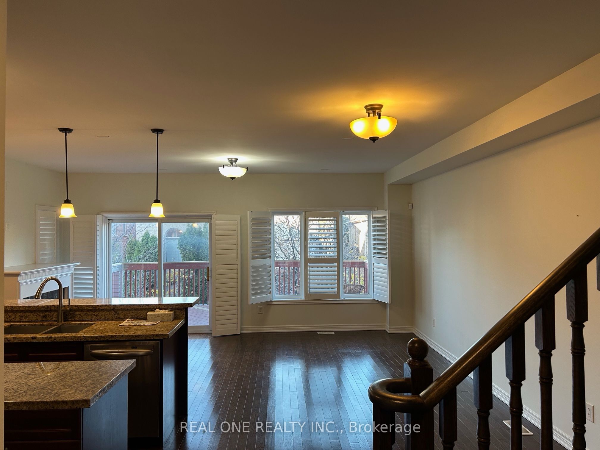 2429 Presquile Drive, Oakville 3