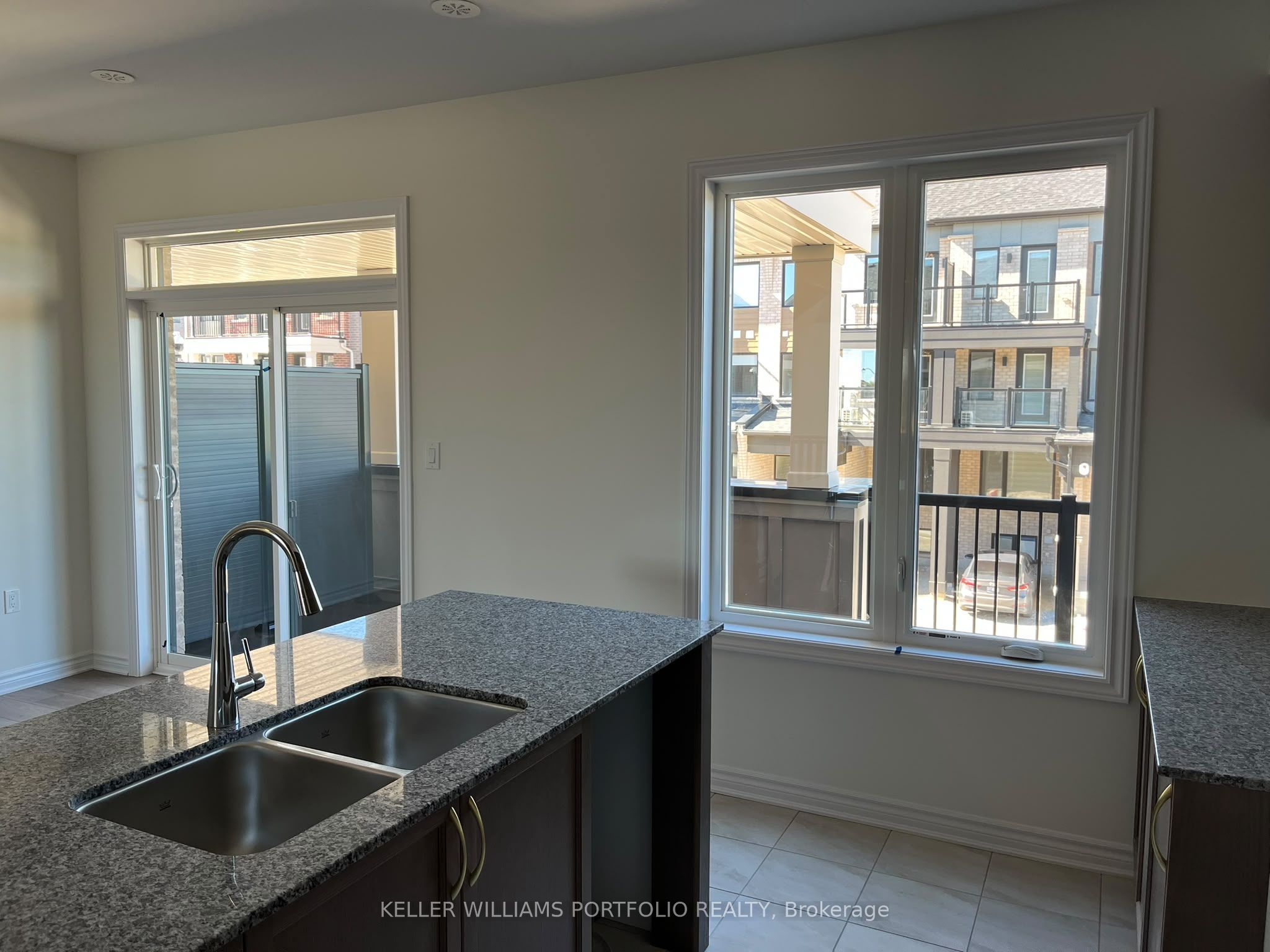 Unit Upper - 8 Thornbird Crescent, Brampton 4