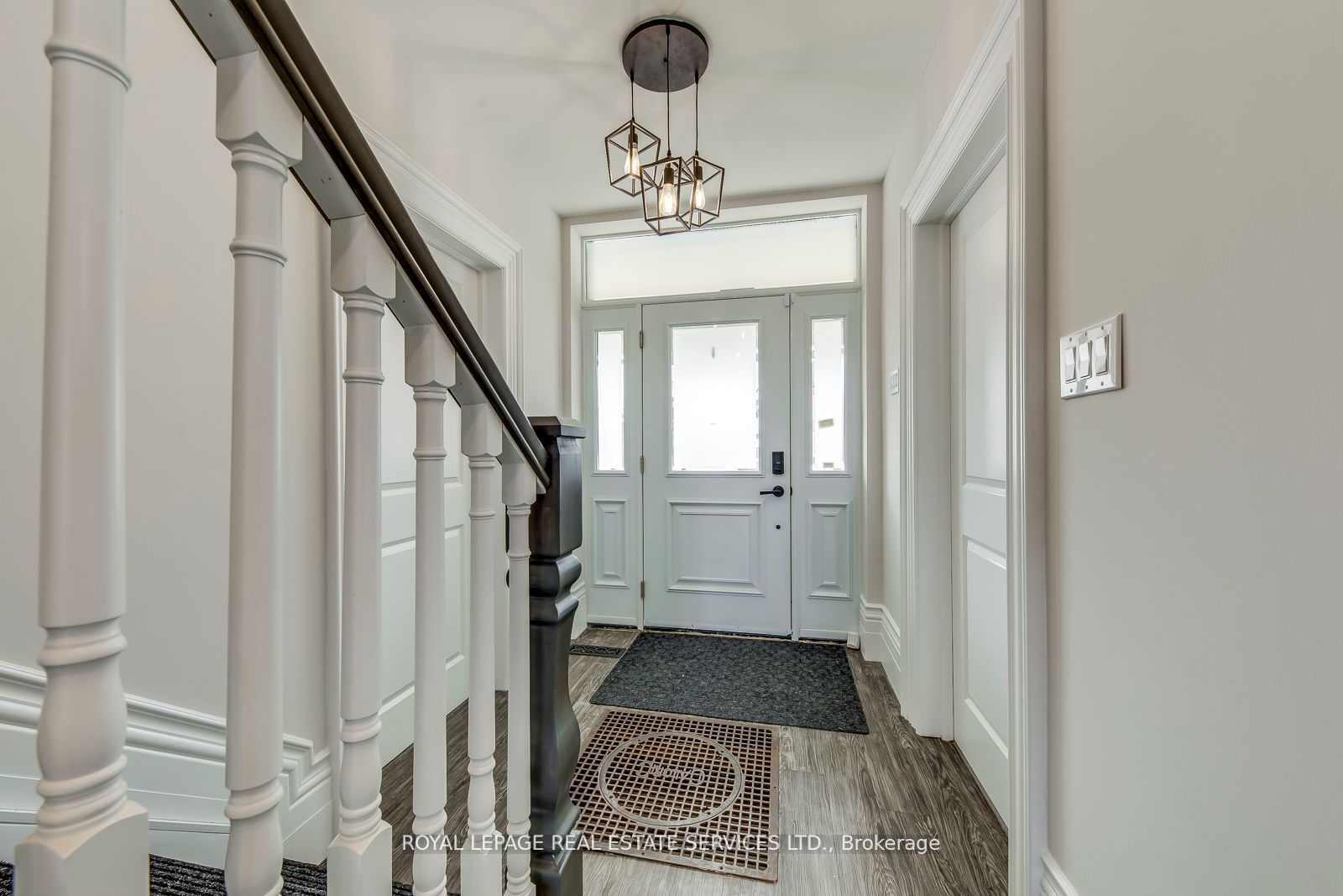 317 Queen Street S, Mississauga 4