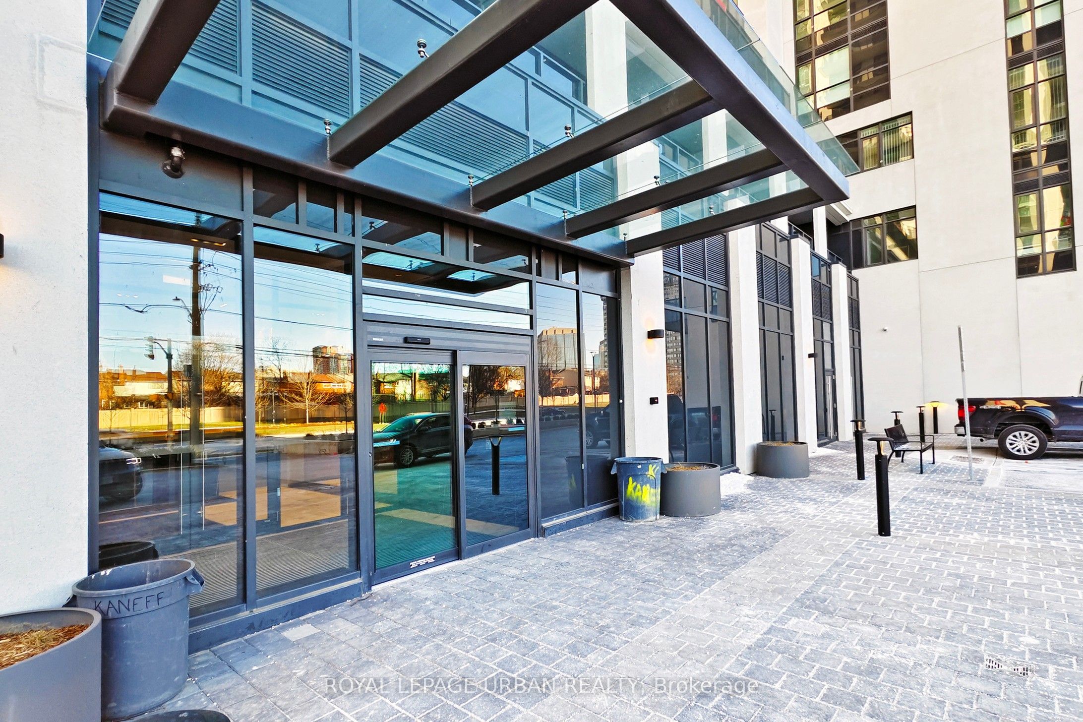 Unit 1108 - 204 Burnhamthorpe Road E, Mississauga 3
