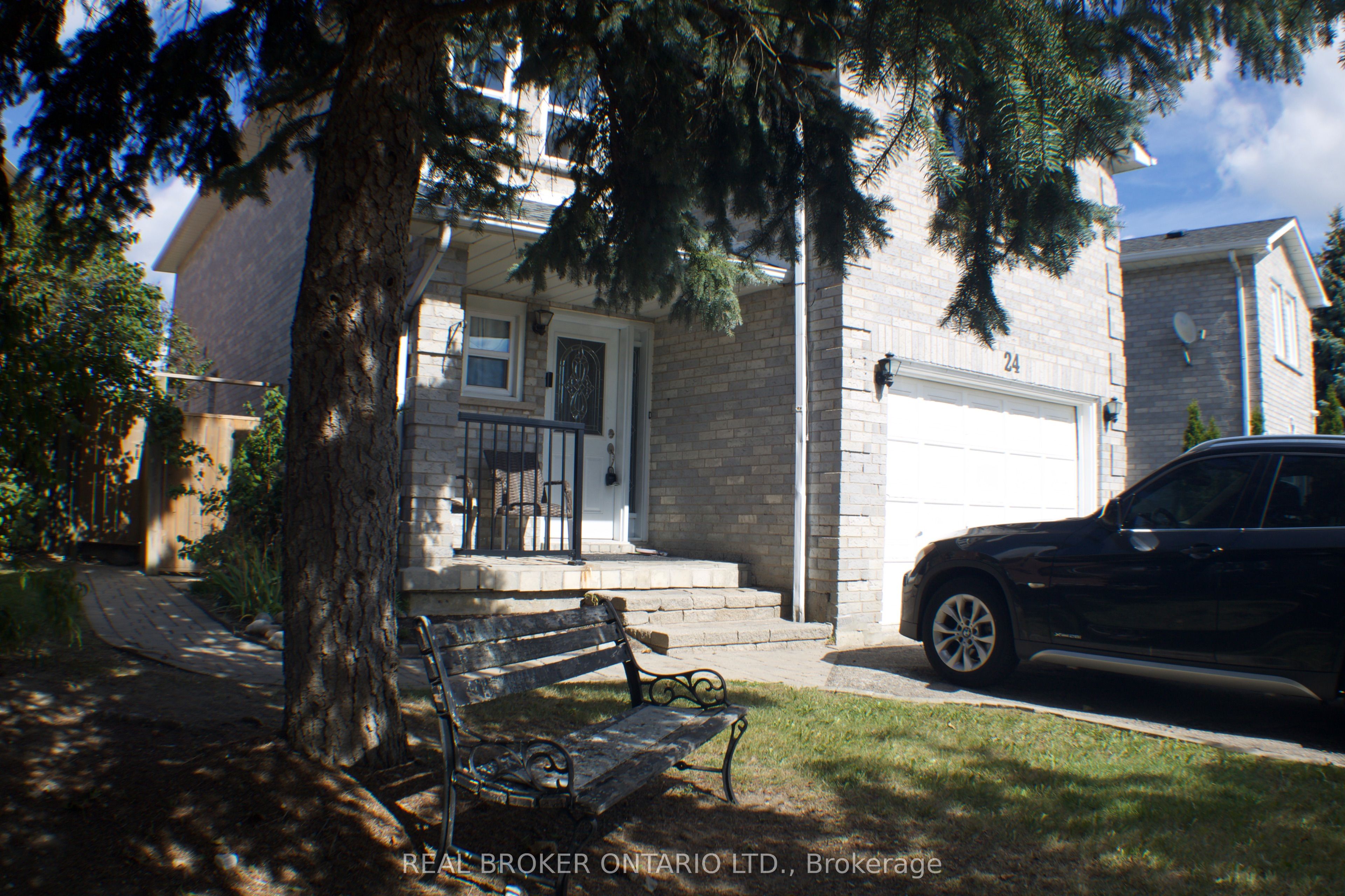 24 Fallen Oak Court, Brampton 3